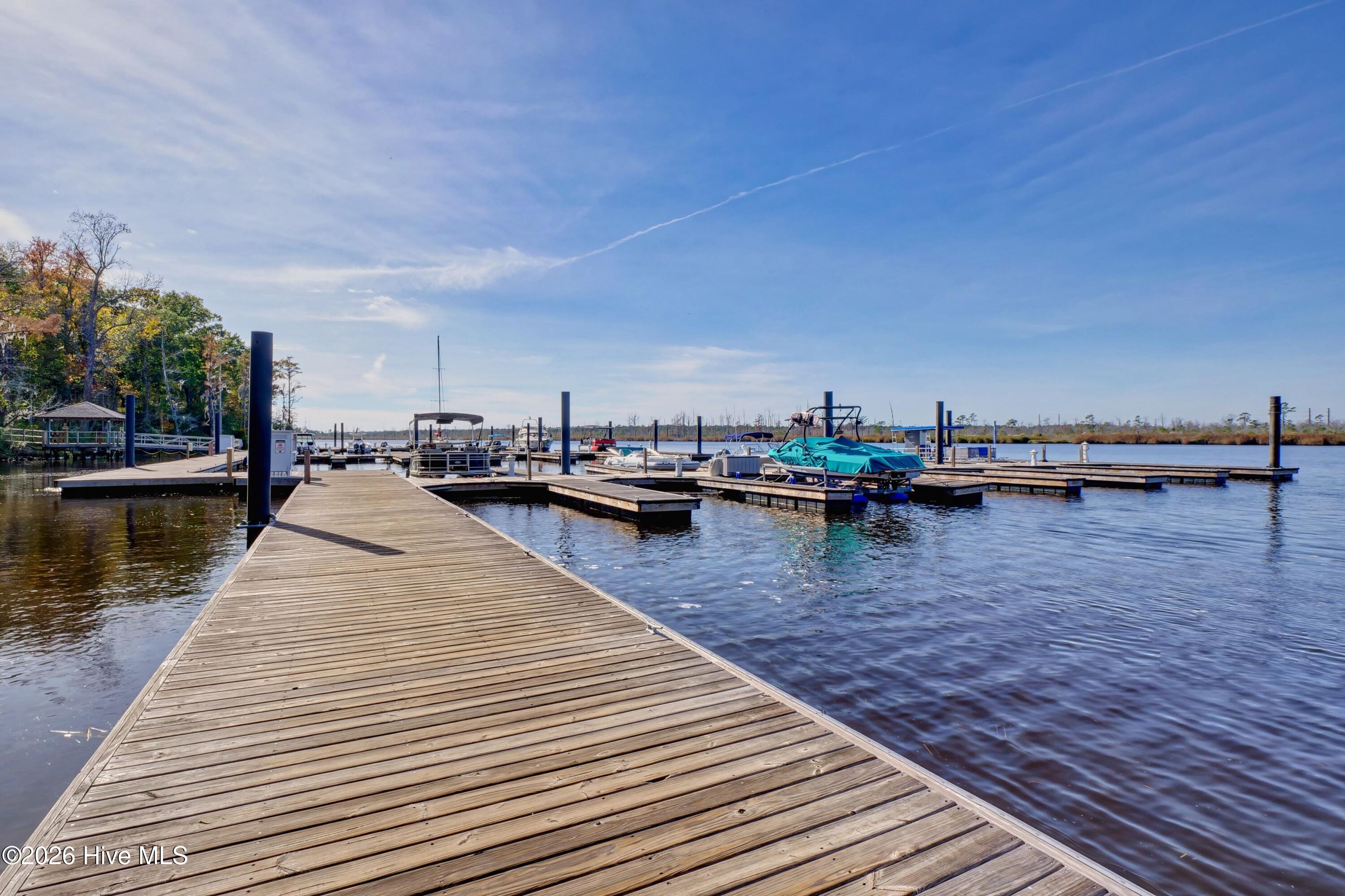 100565669 | Photo 77