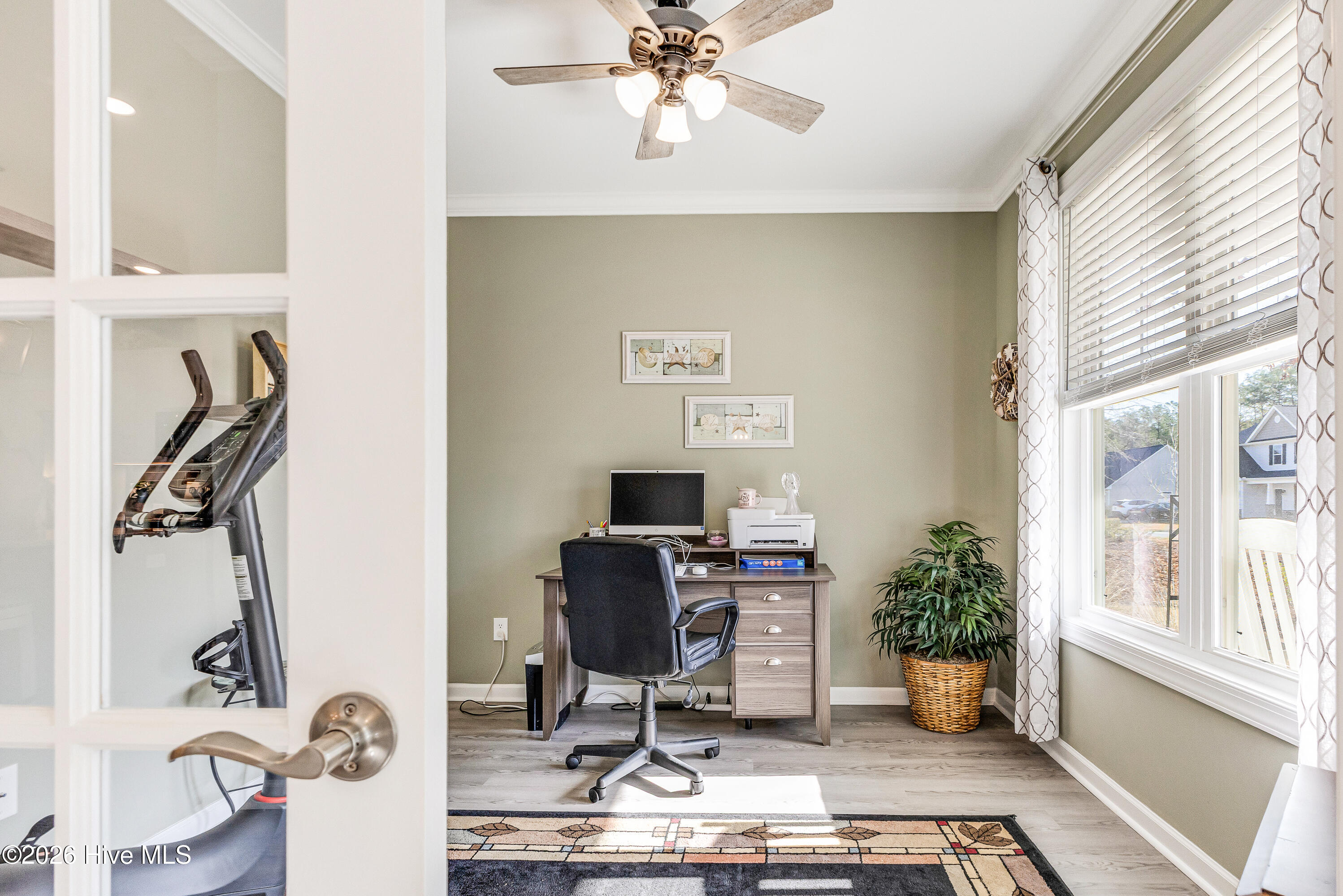 100561290 | Photo 18