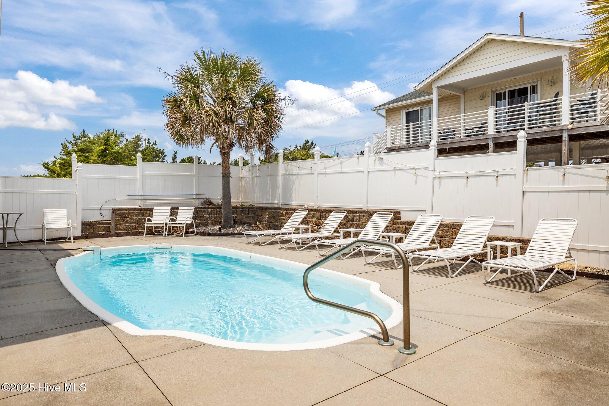 100509576 | Photo 44