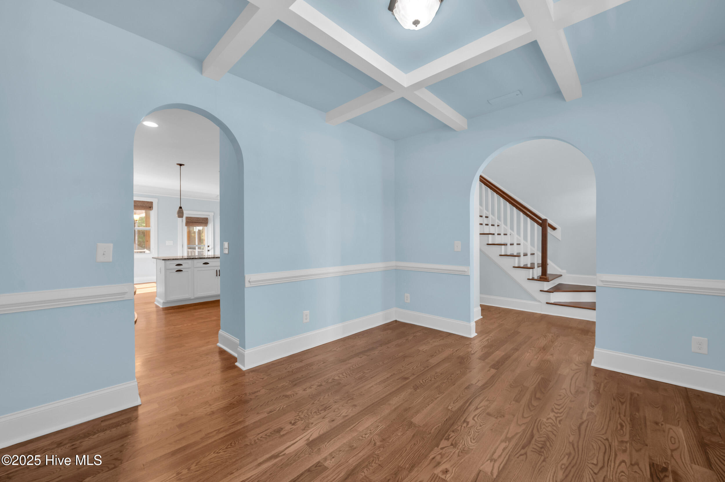 100540698 | Photo 13