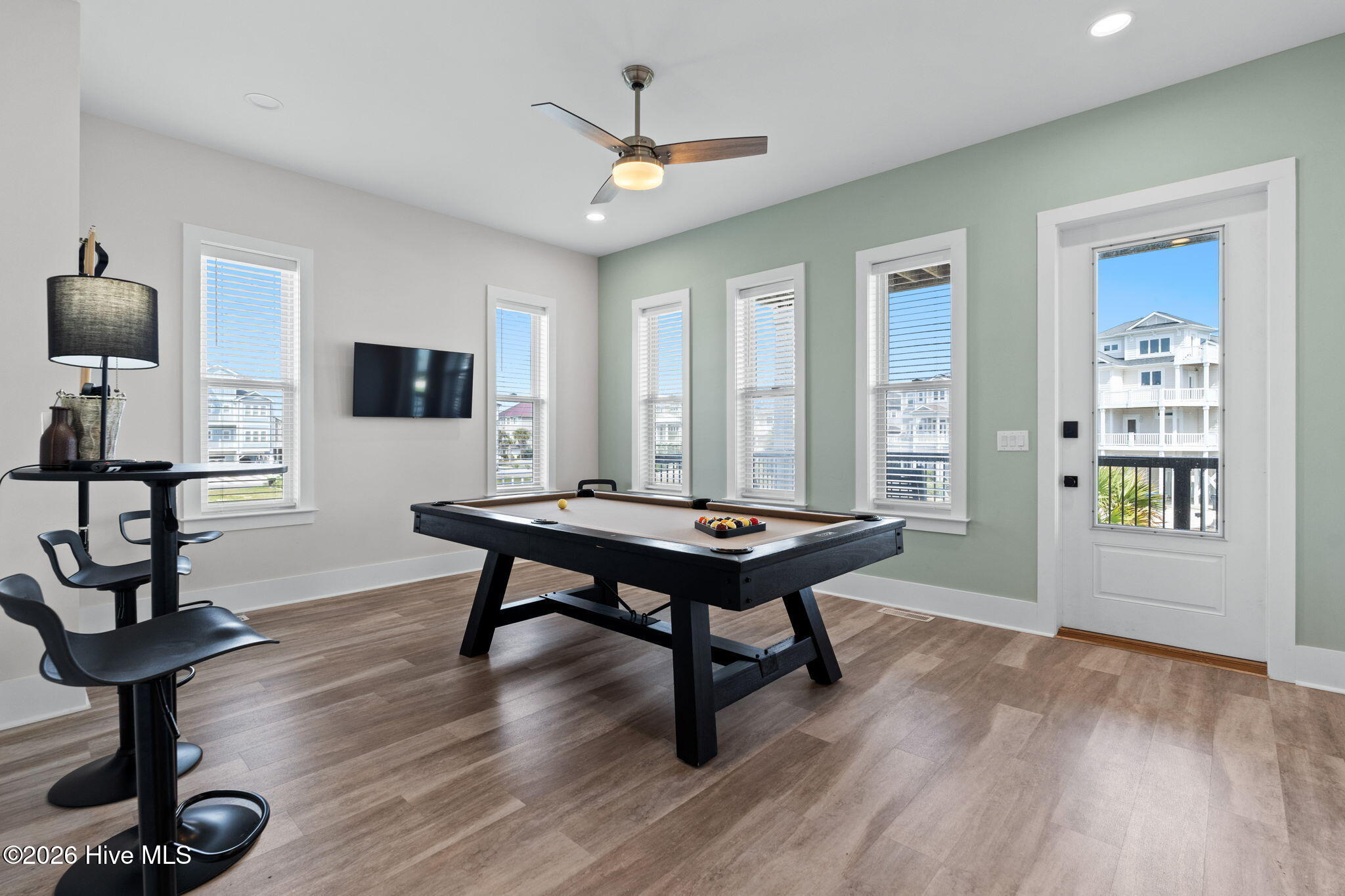 100564964 | Photo 36