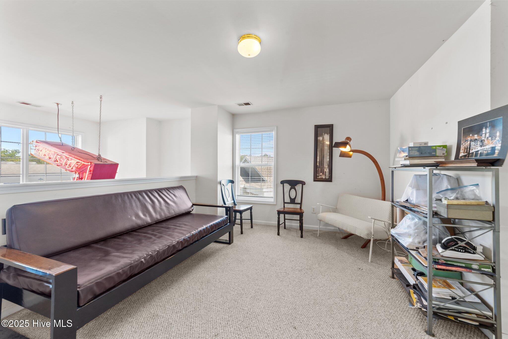 100502456 | Photo 23