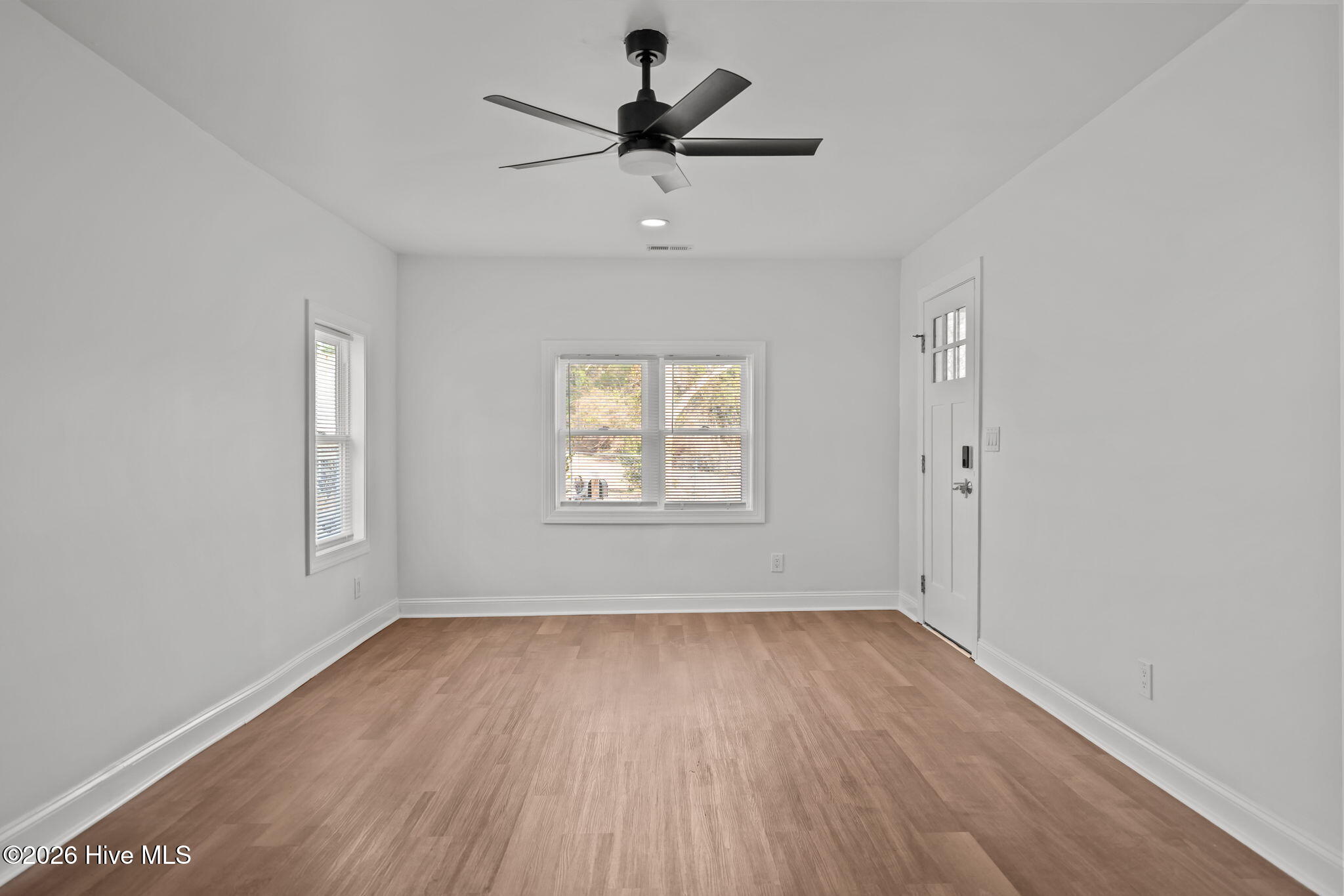 100555774 | Photo 16