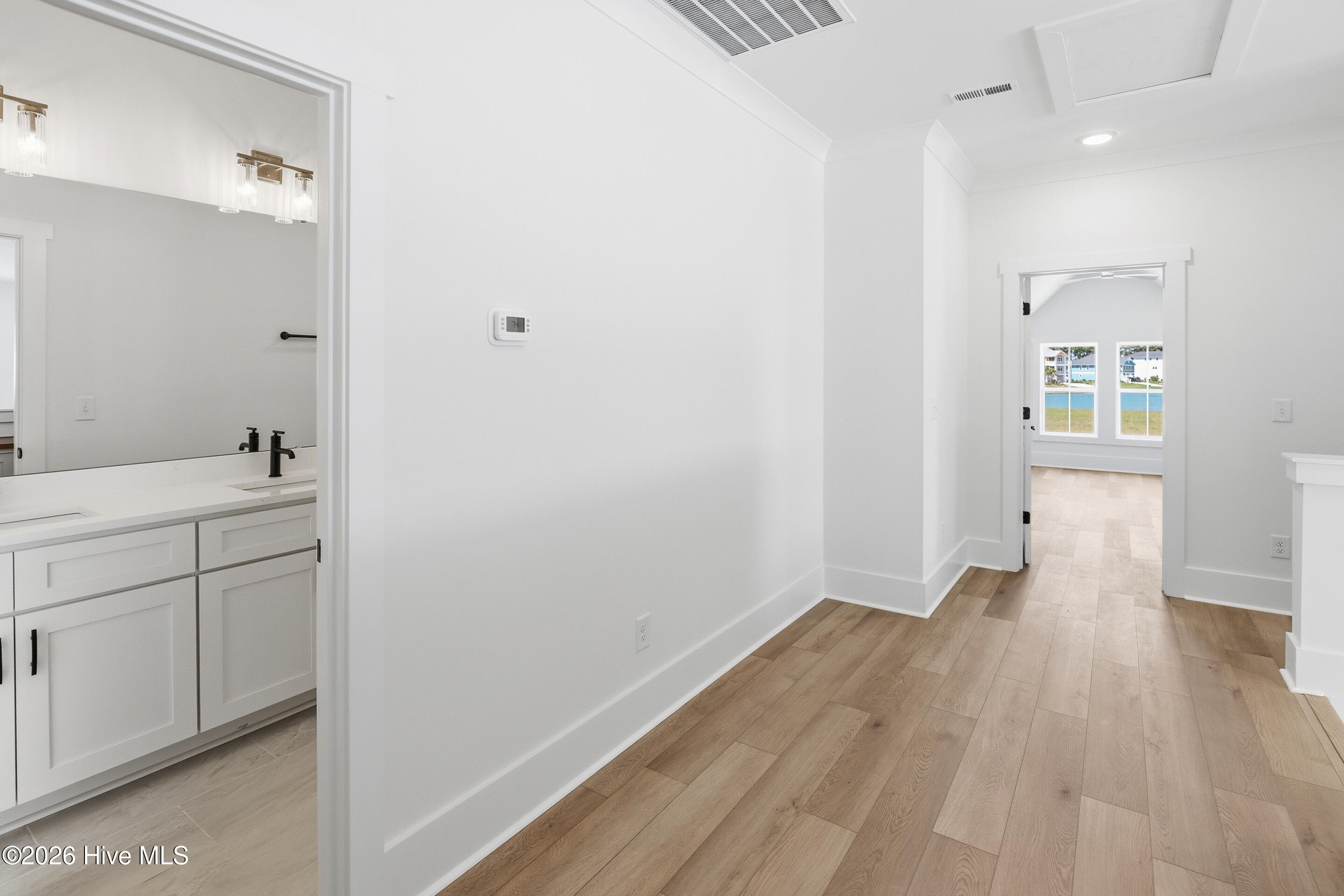 100564913 | Photo 32