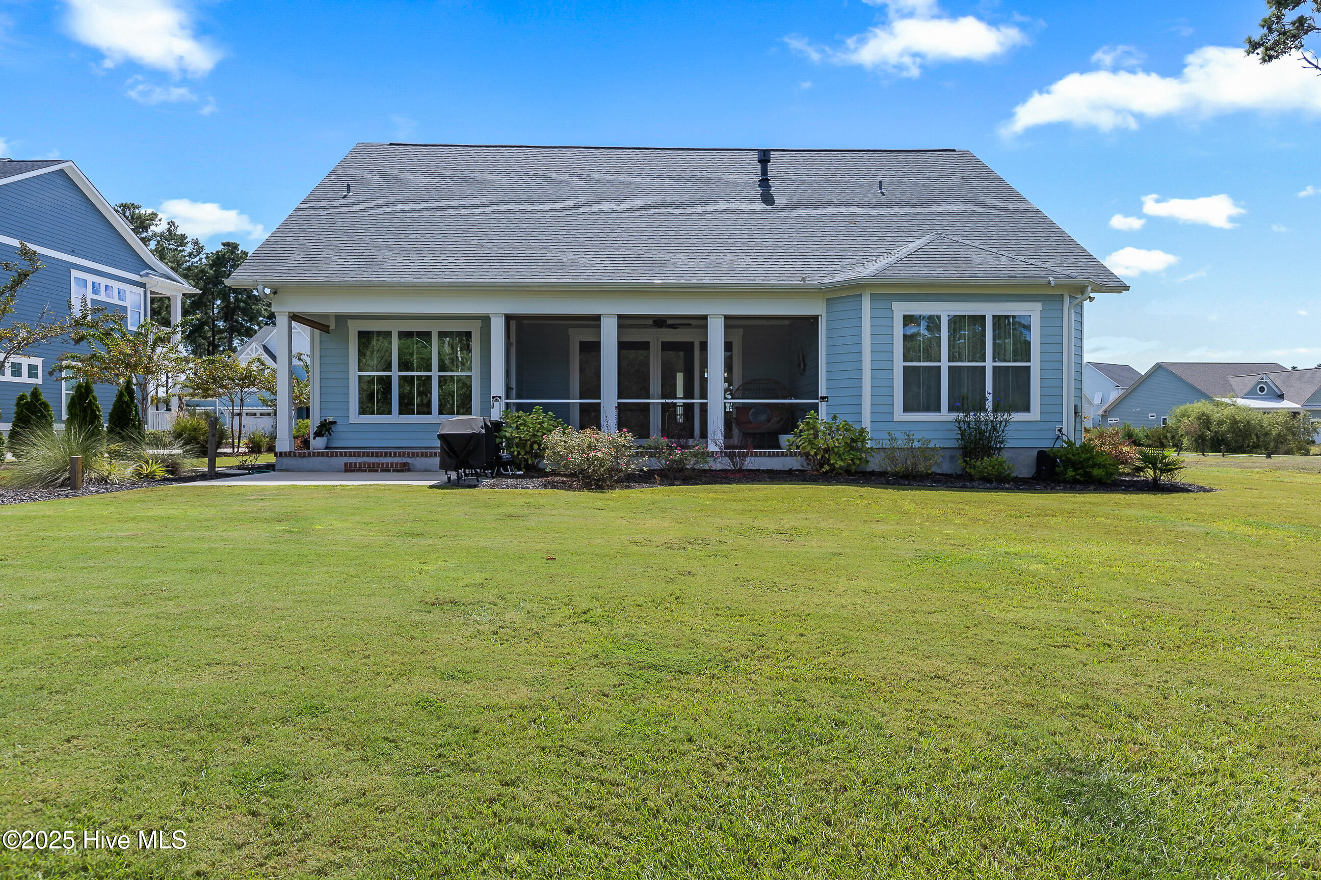 100536190 | Photo 38