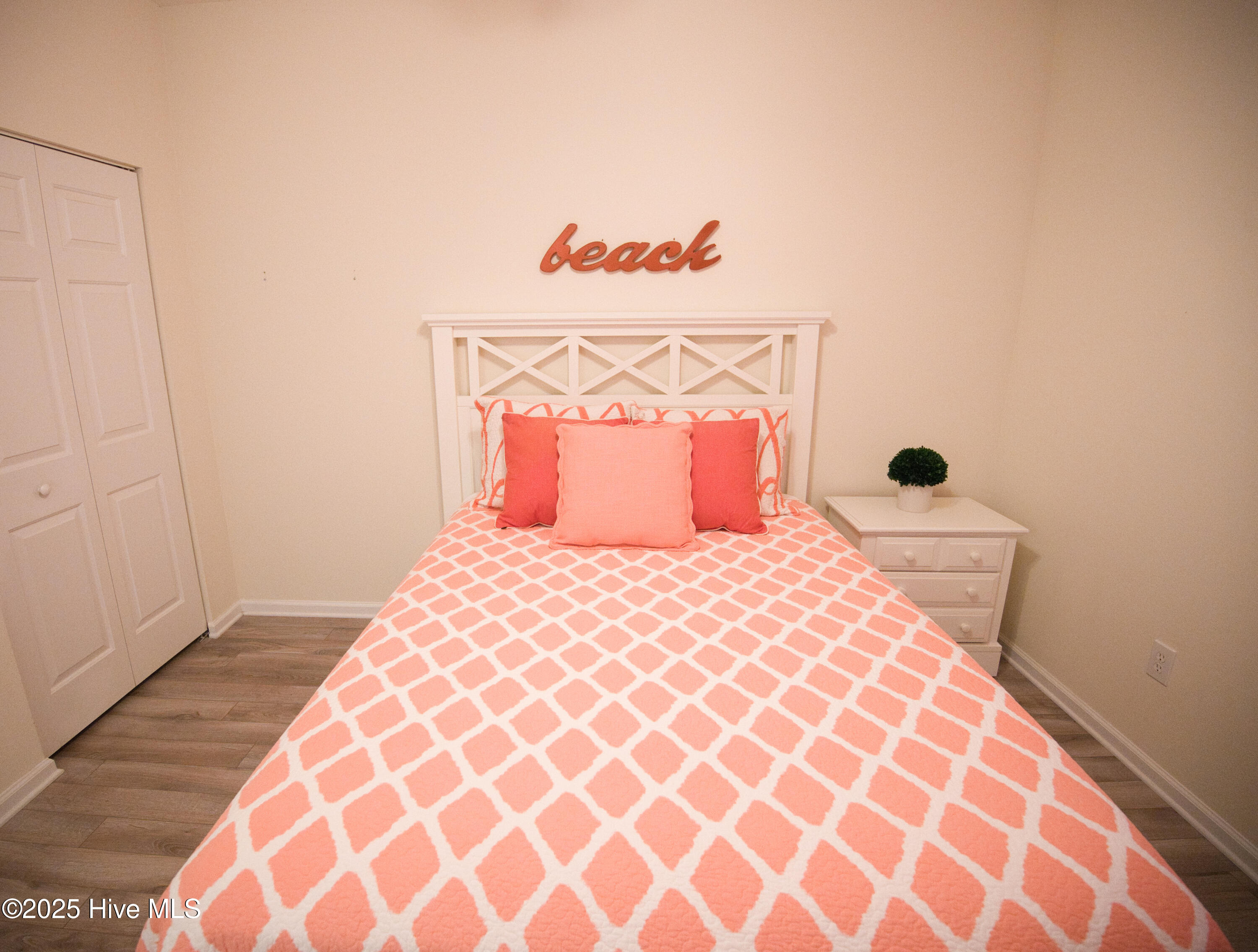 100546410 | Photo 26