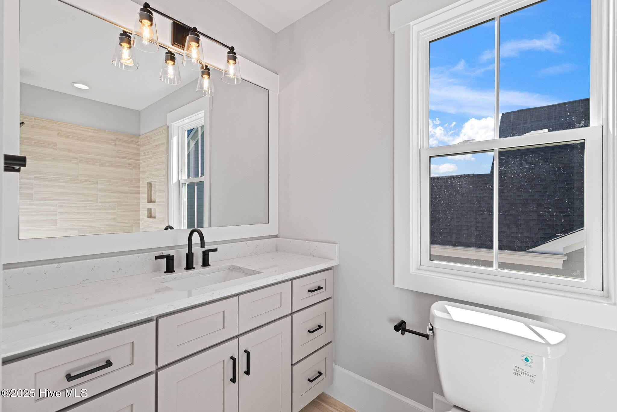 100522532 | Photo 49