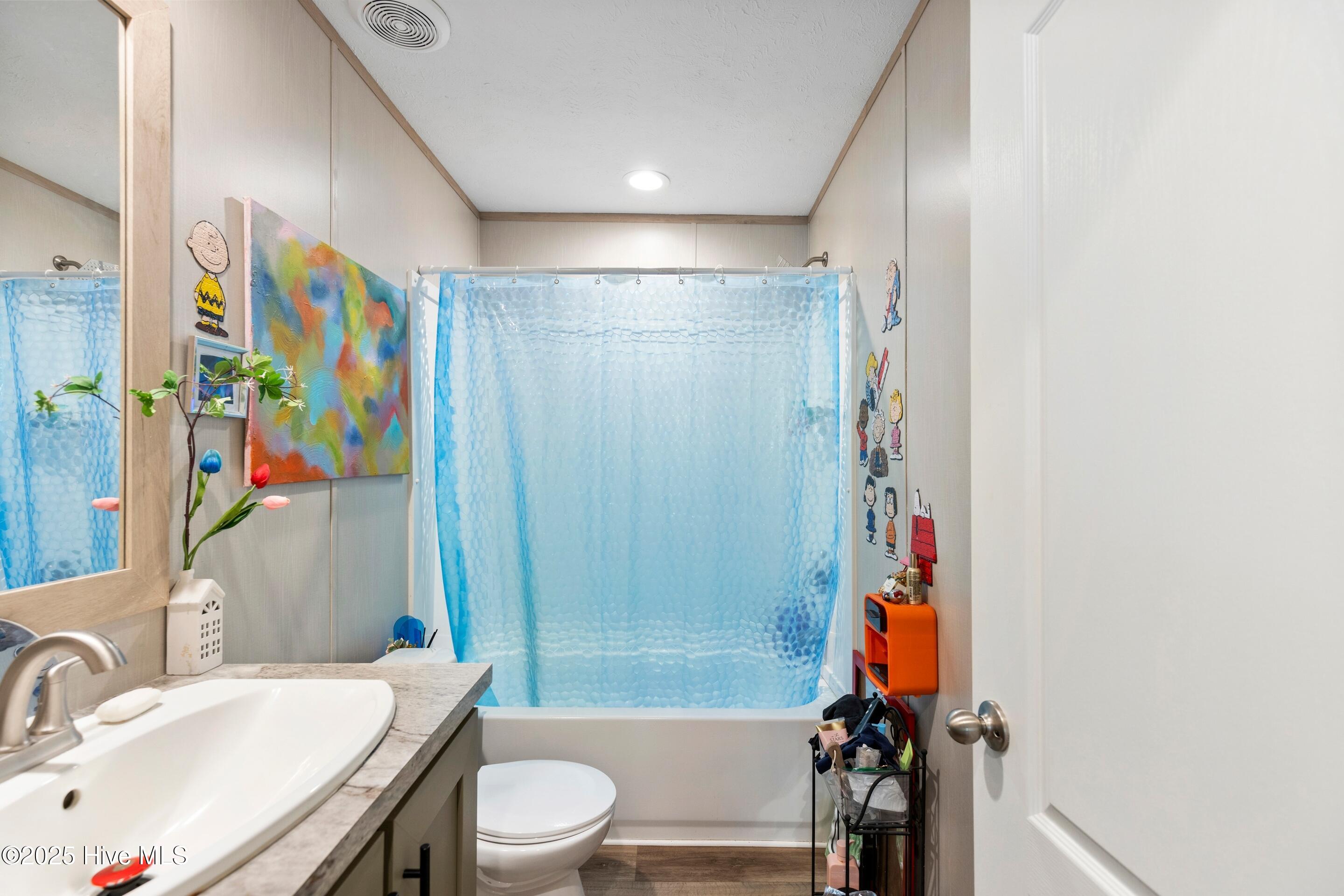 100542146 | Photo 25