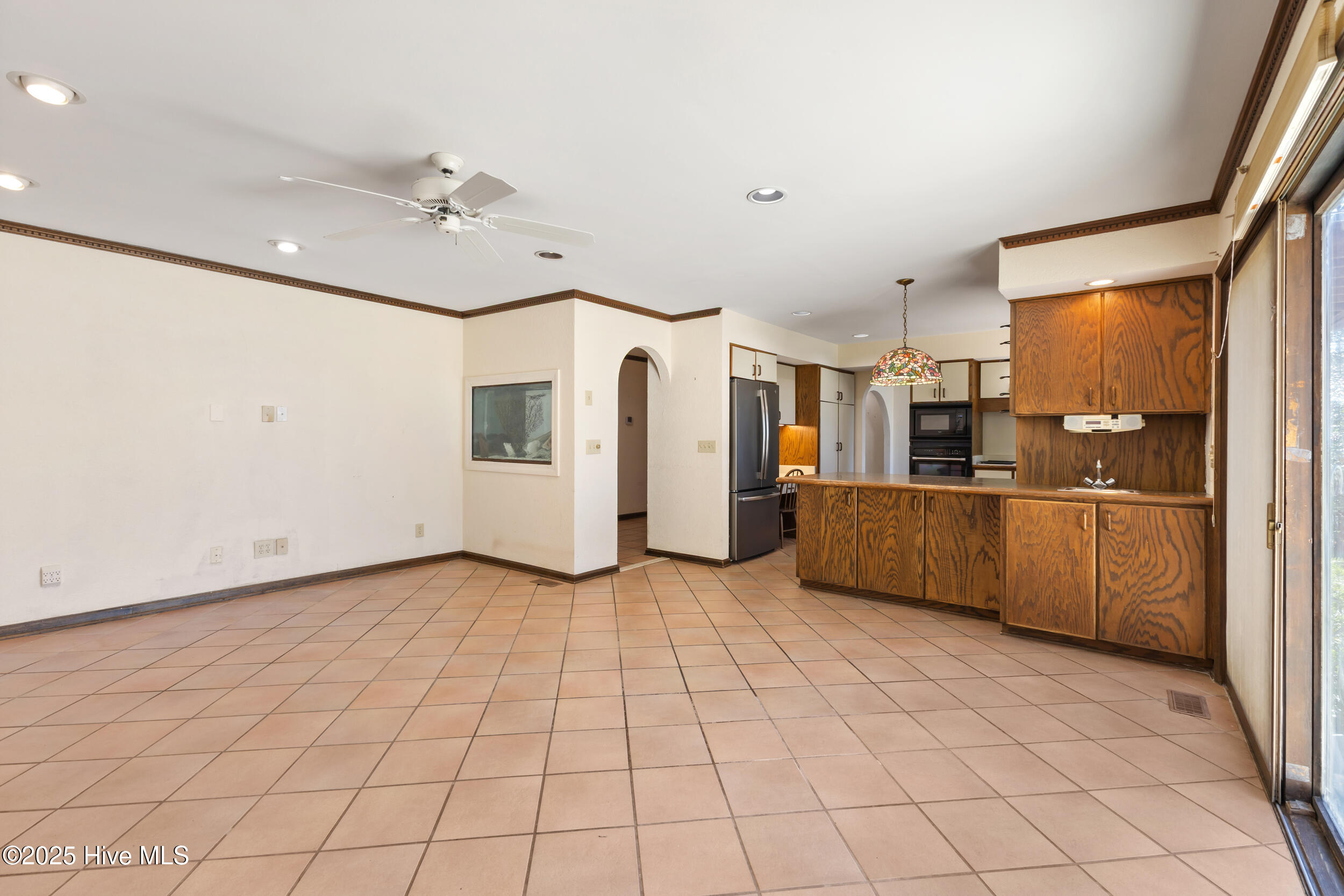 100541018 | Photo 19