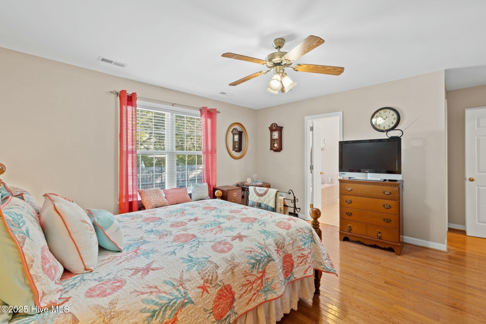 100495613 | Photo 14