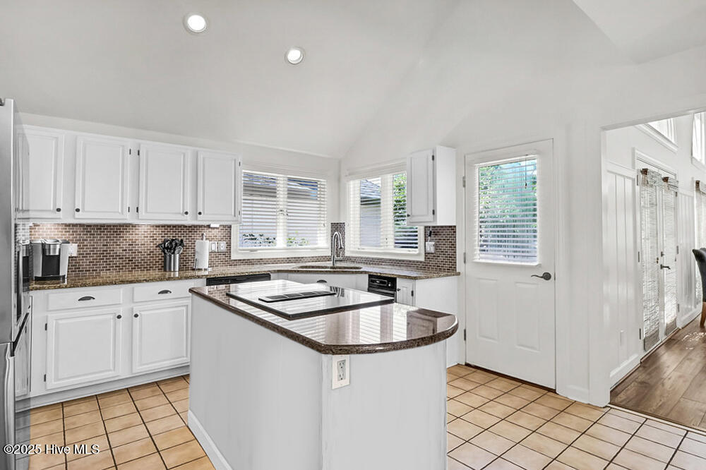 100551135 | Photo 14