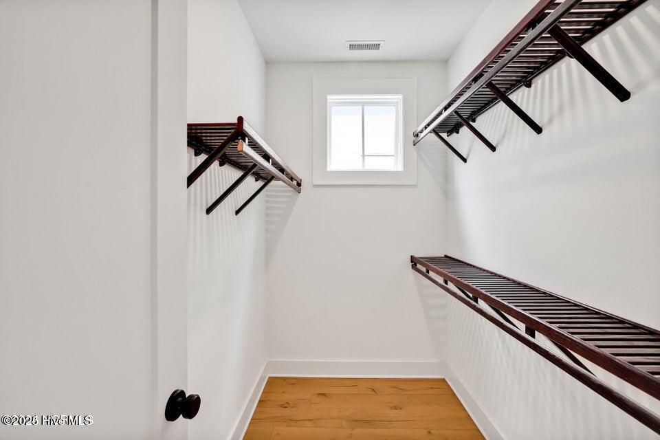 100546081 | Photo 28