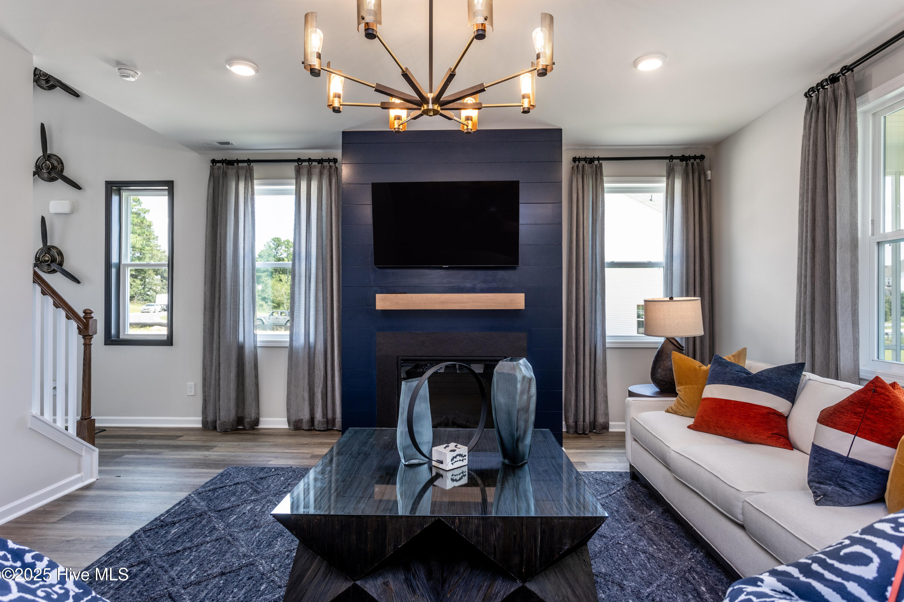 100509116 | Photo 16