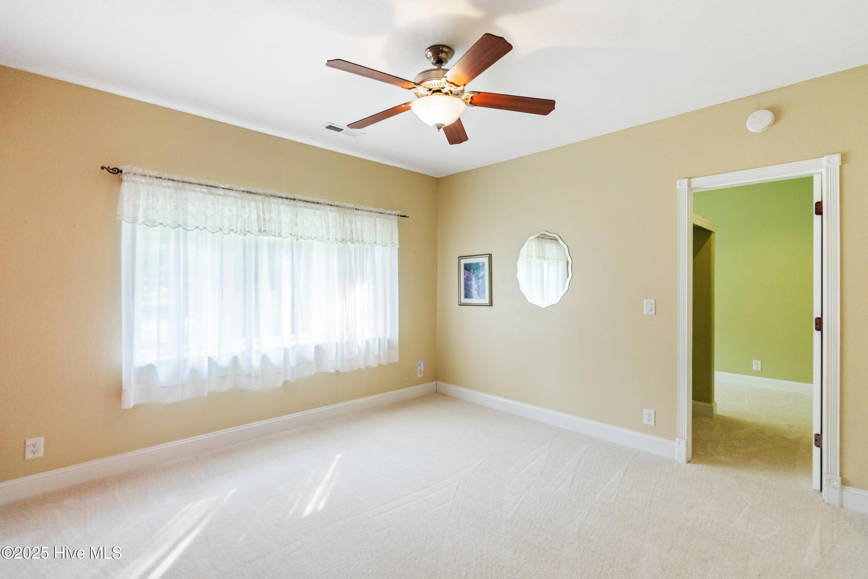 100503346 | Photo 44