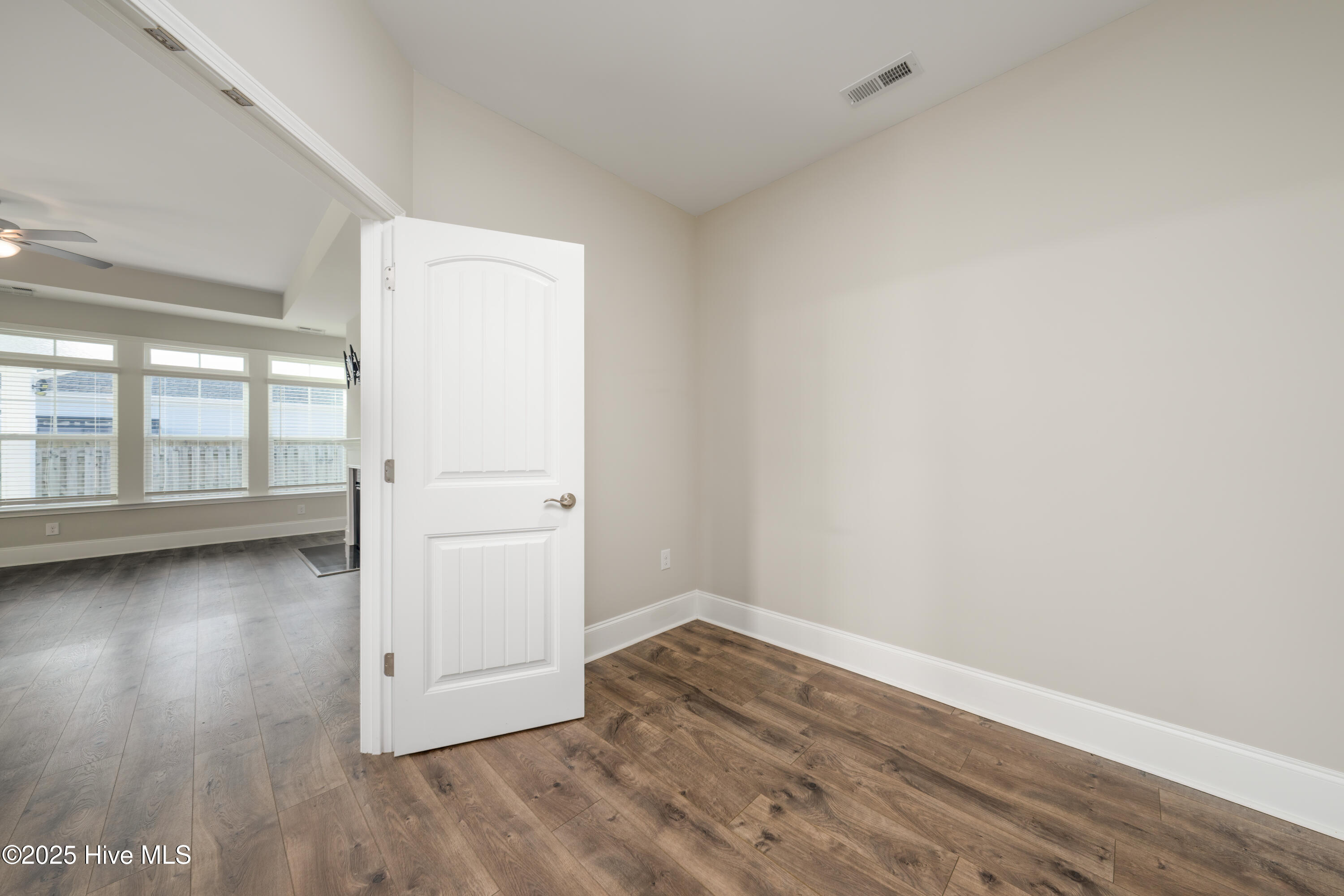 100536506 | Photo 22