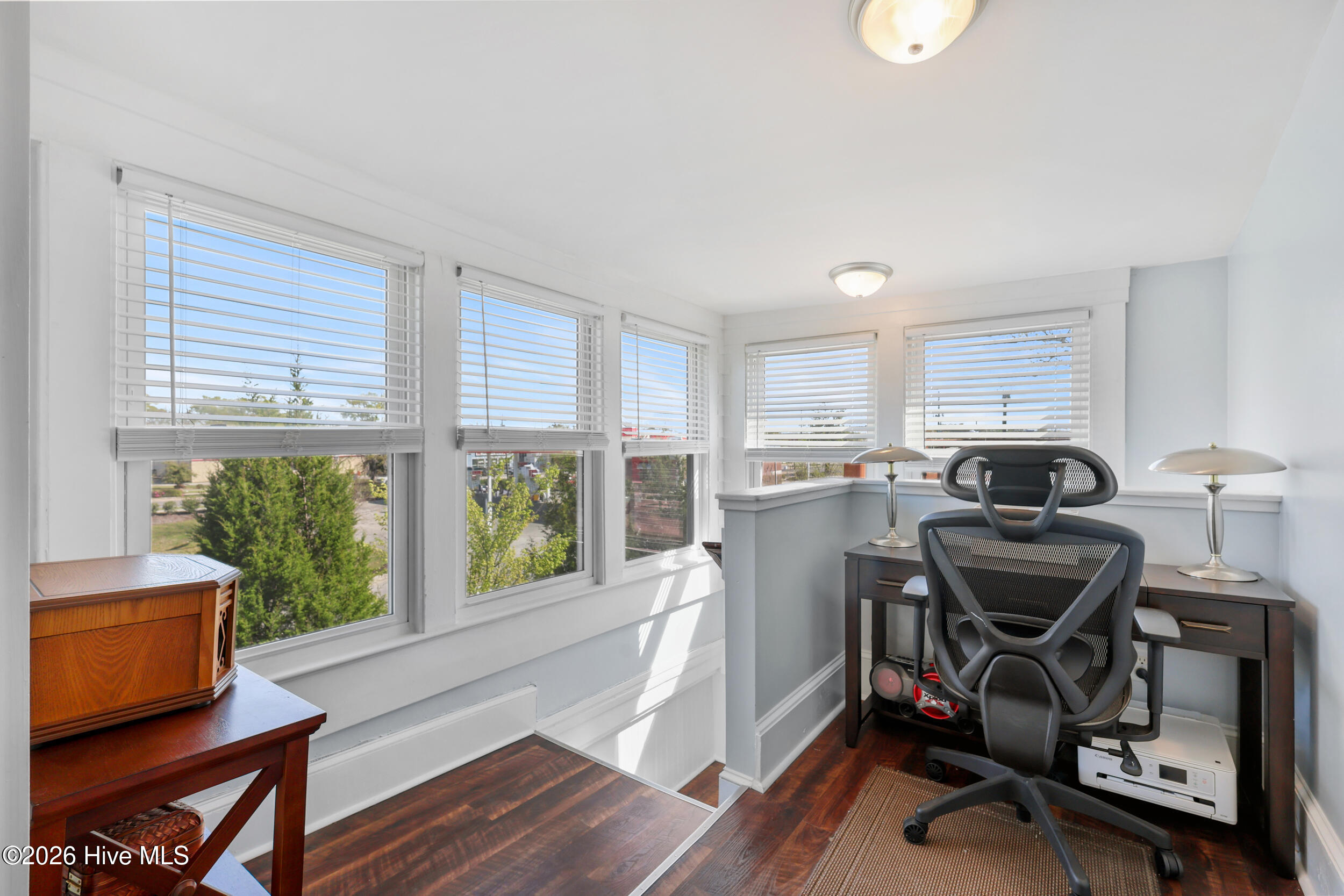 100562723 | Photo 38