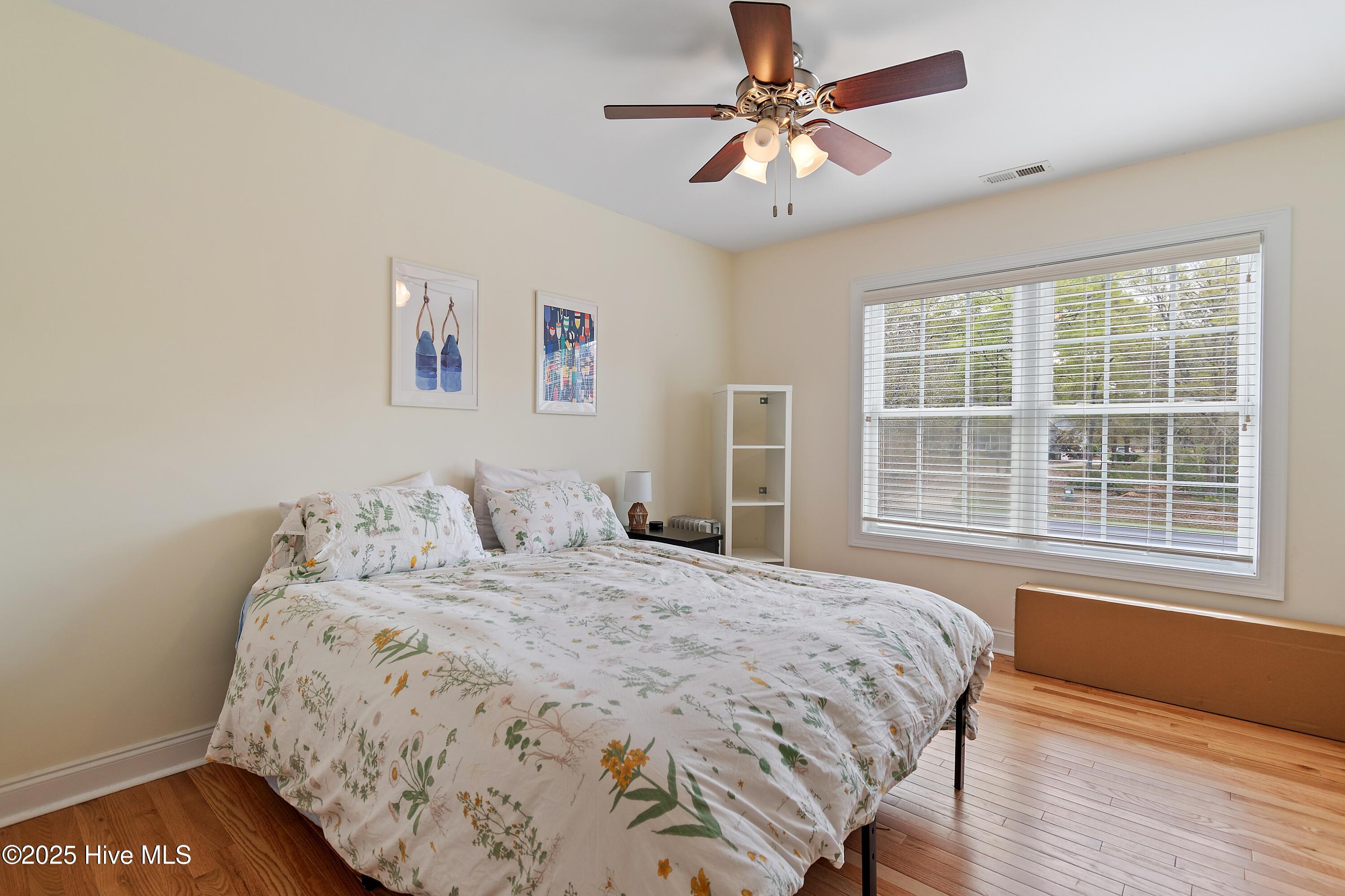 100520830 | Photo 42