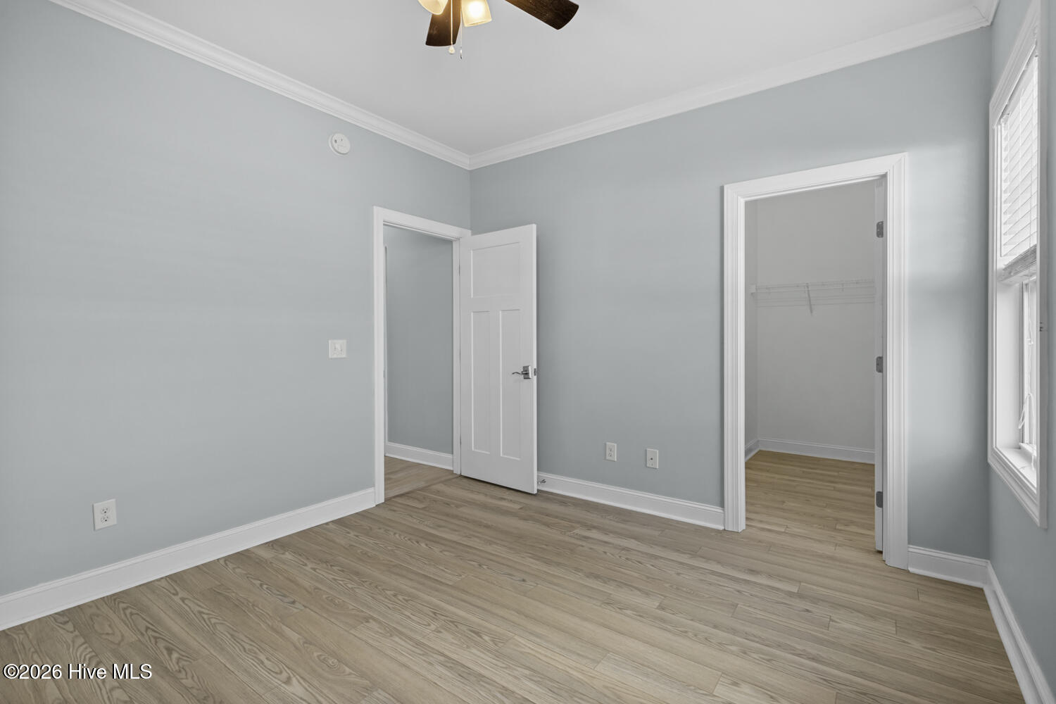 100548690 | Photo 11