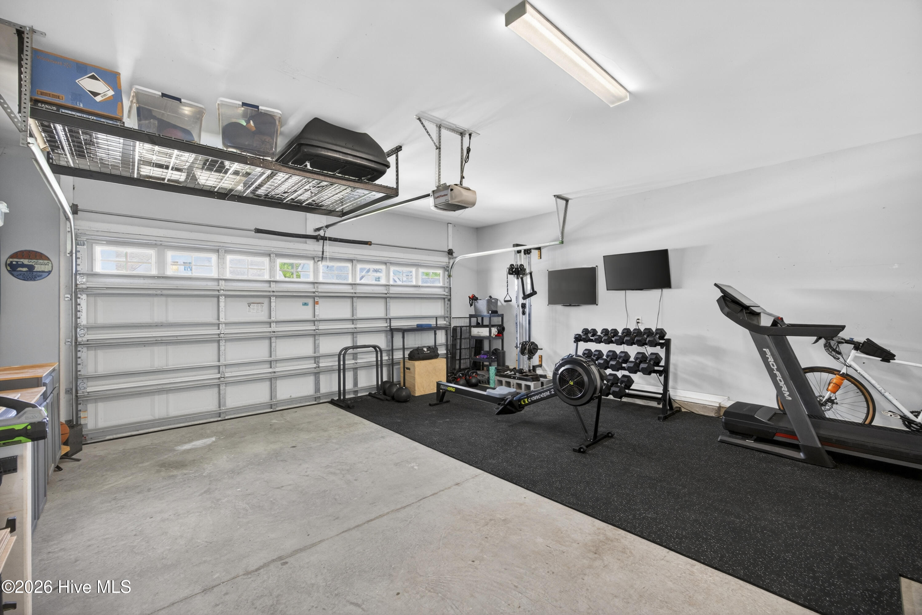 100567368 | Photo 40