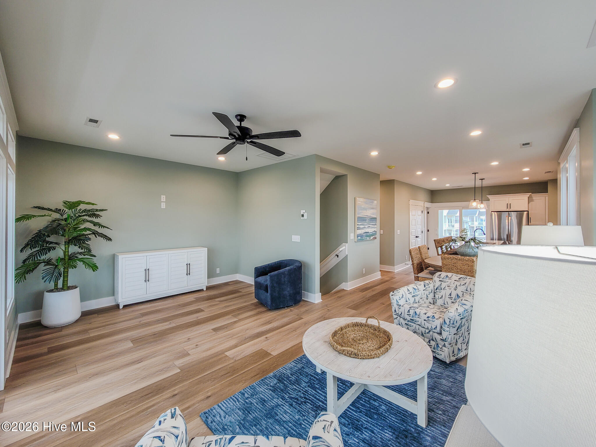 100553641 | Photo 34