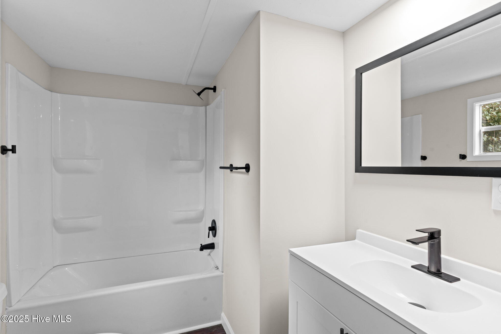 100514432 | Photo 24