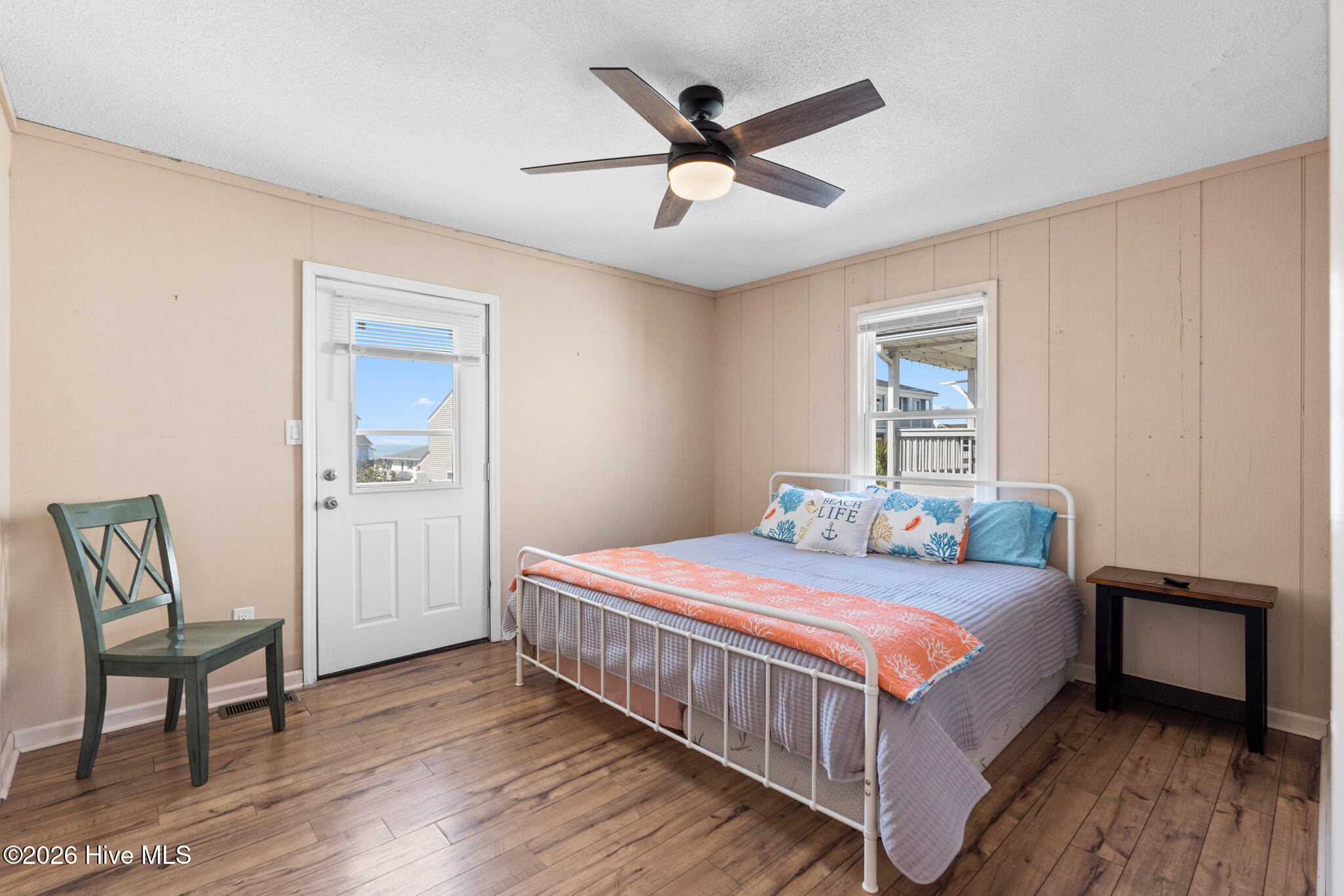 100564426 | Photo 23