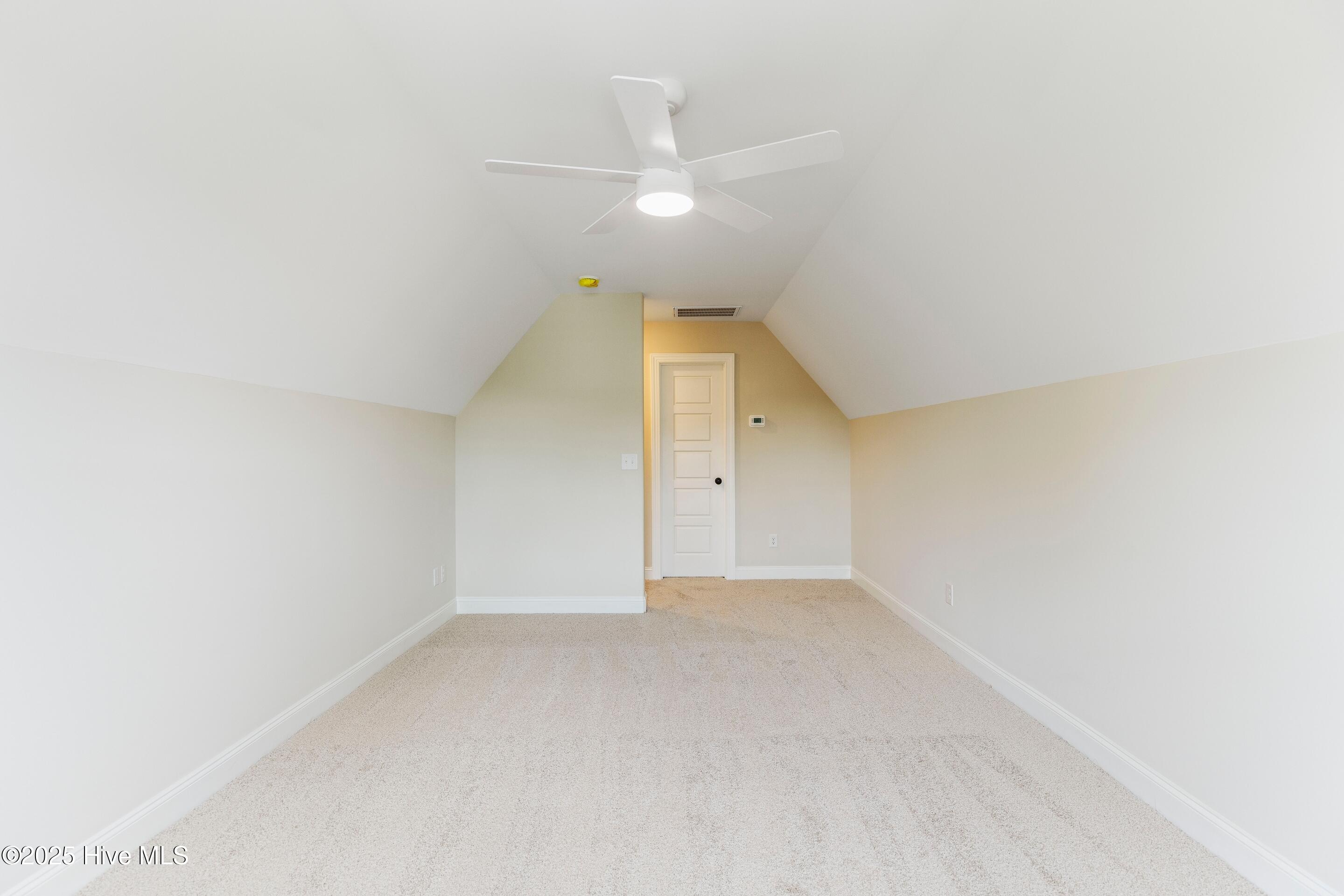 100545595 | Photo 45