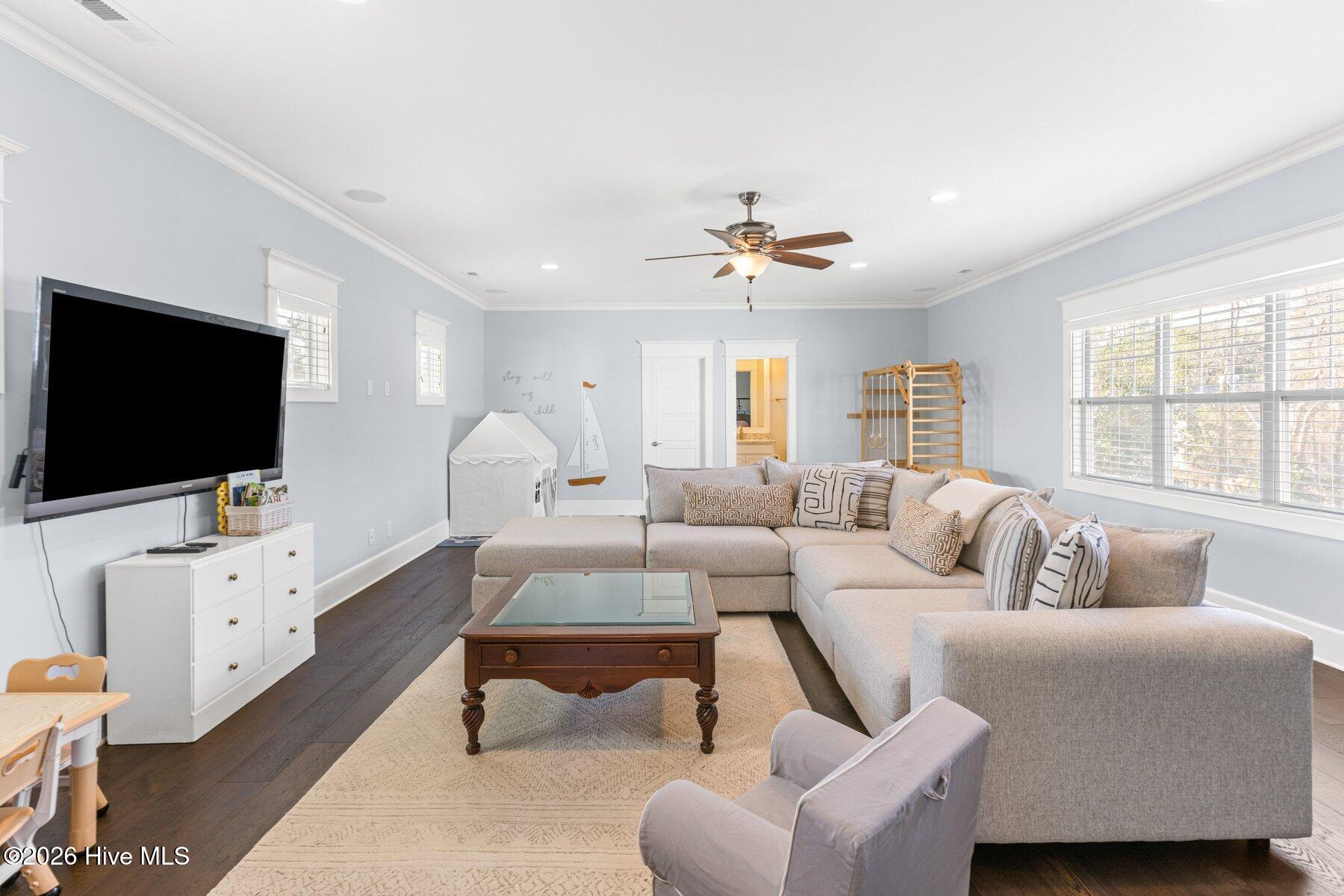 100550538 | Photo 33