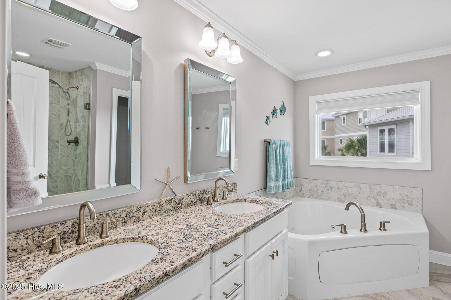 100518577 | Photo 27