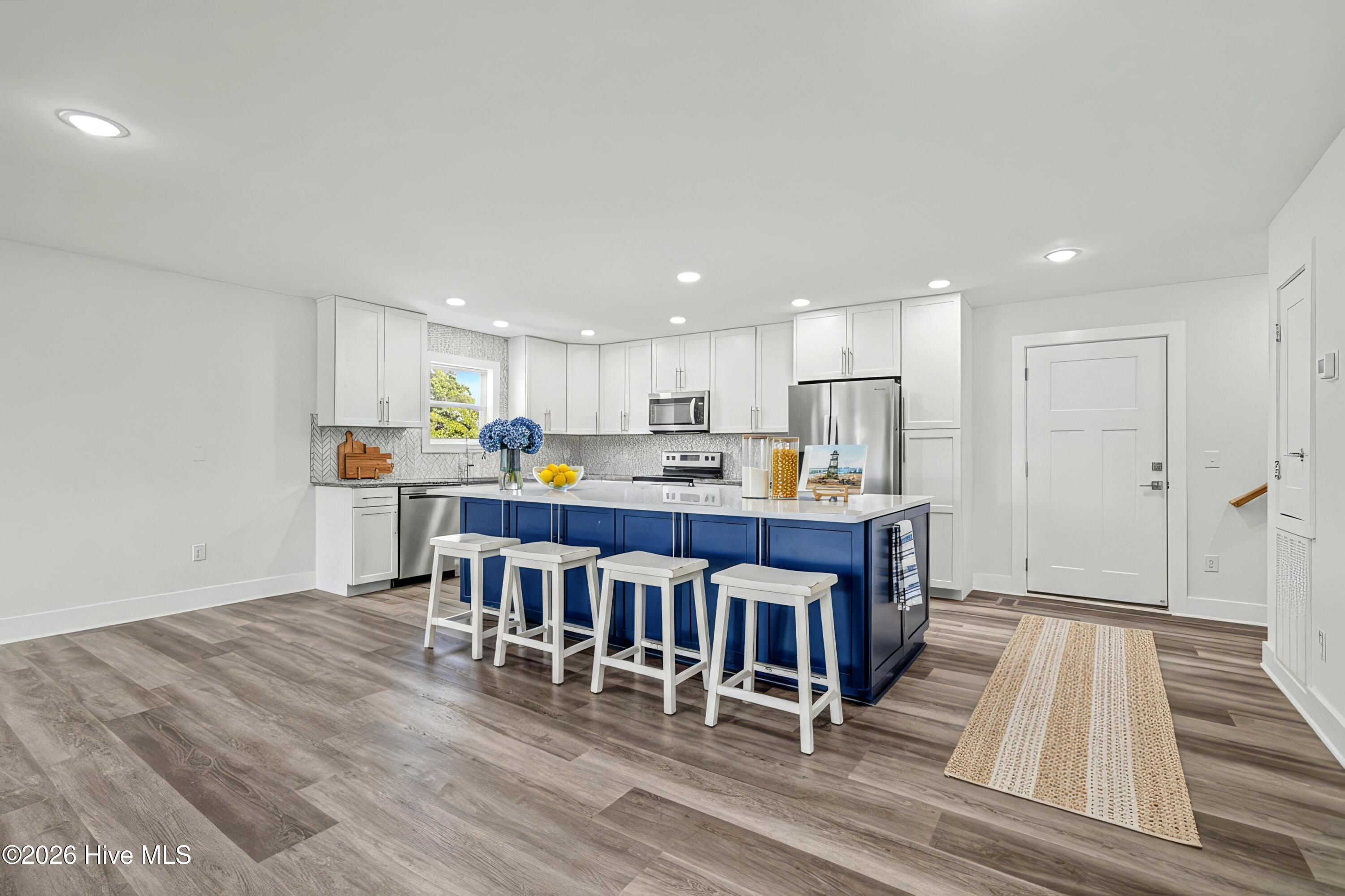 100556929 | Photo 11