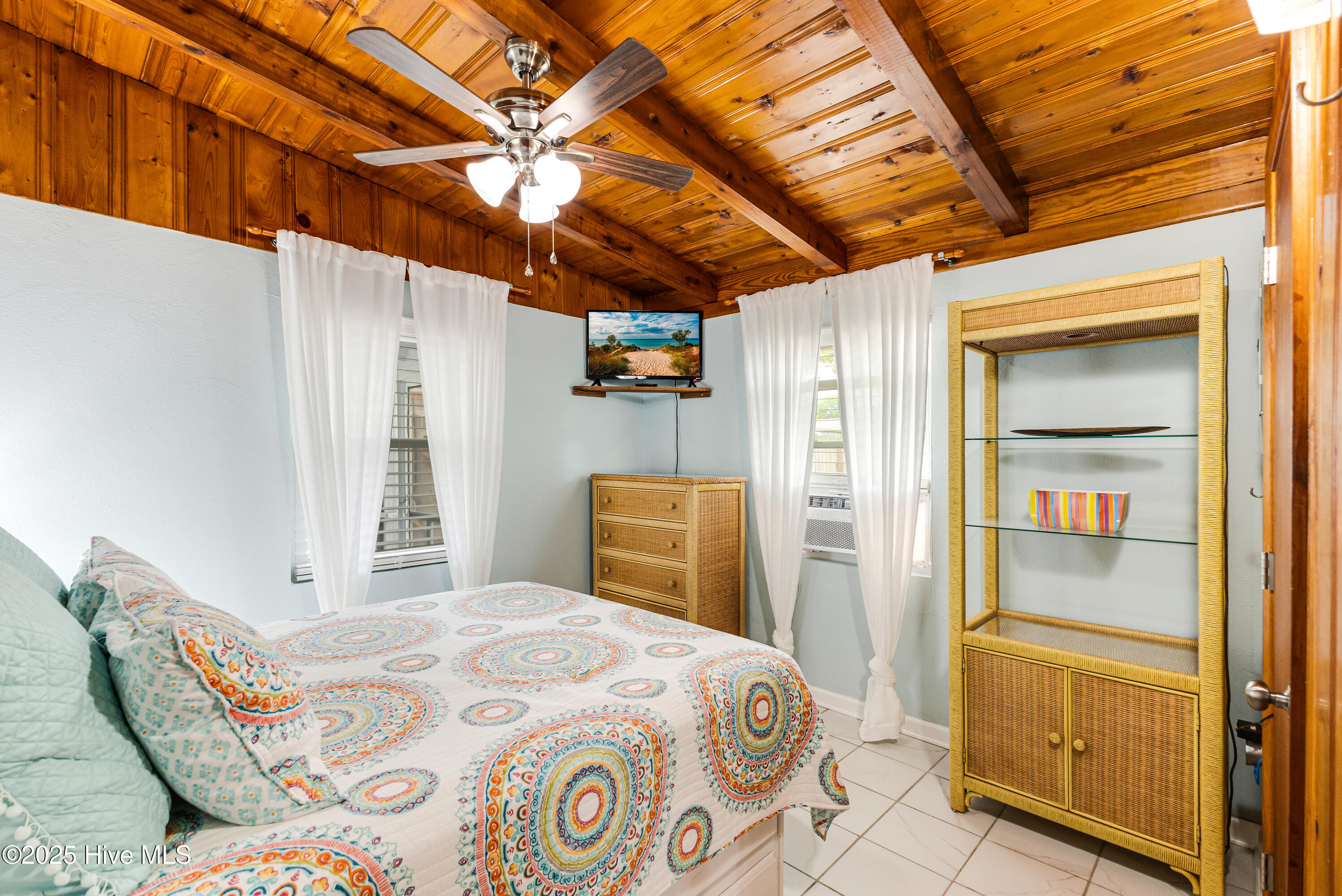 100531813 | Photo 18