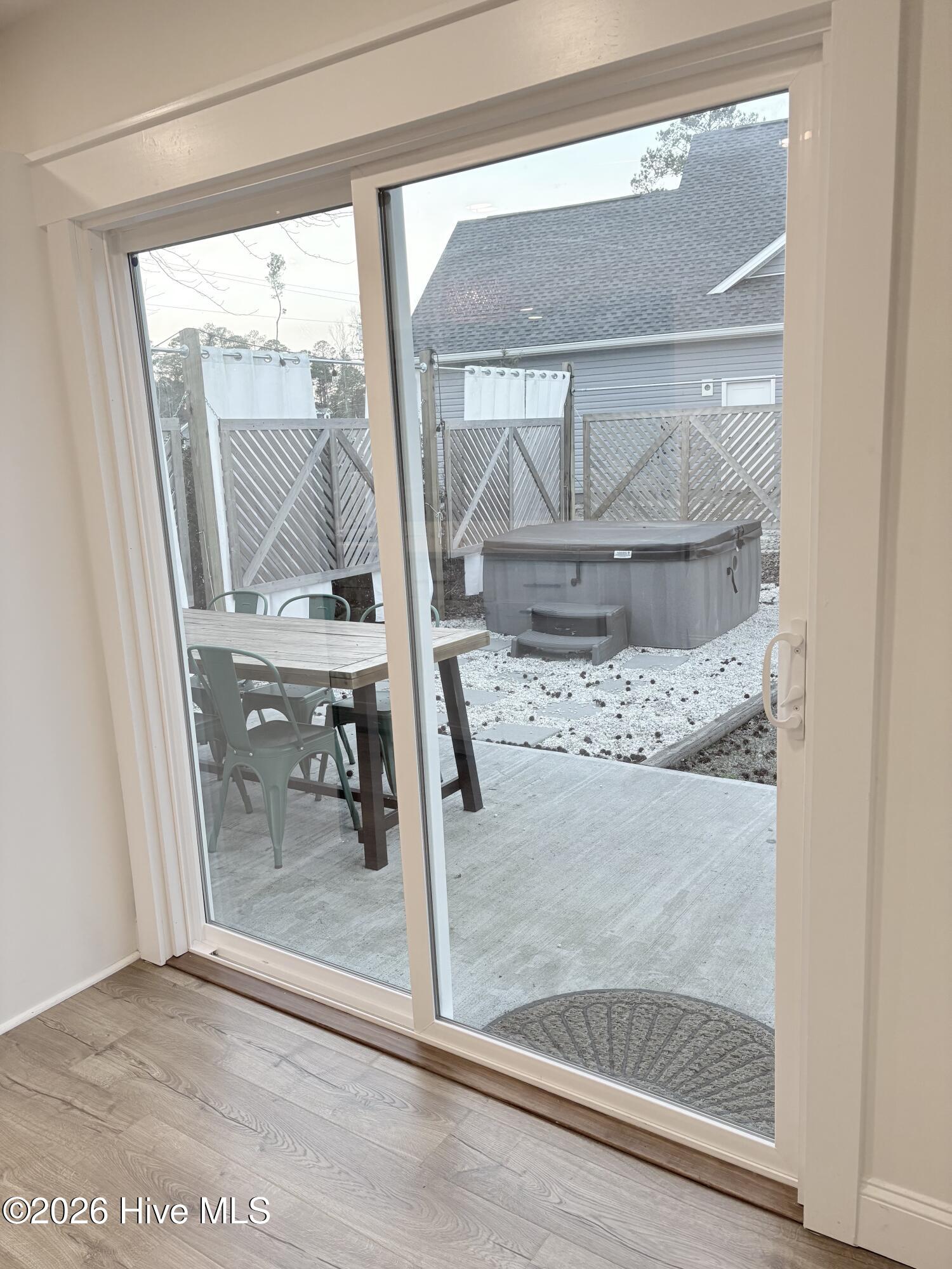 100559102 | Photo 25