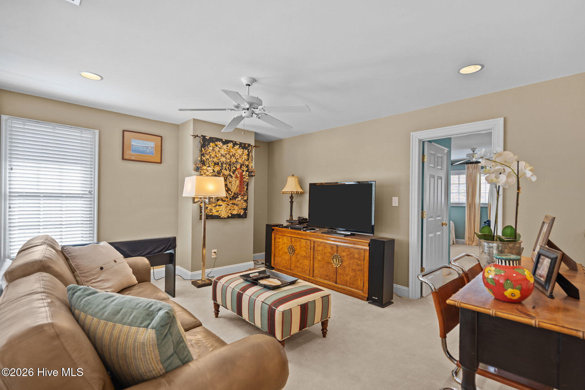 100554468 | Photo 44