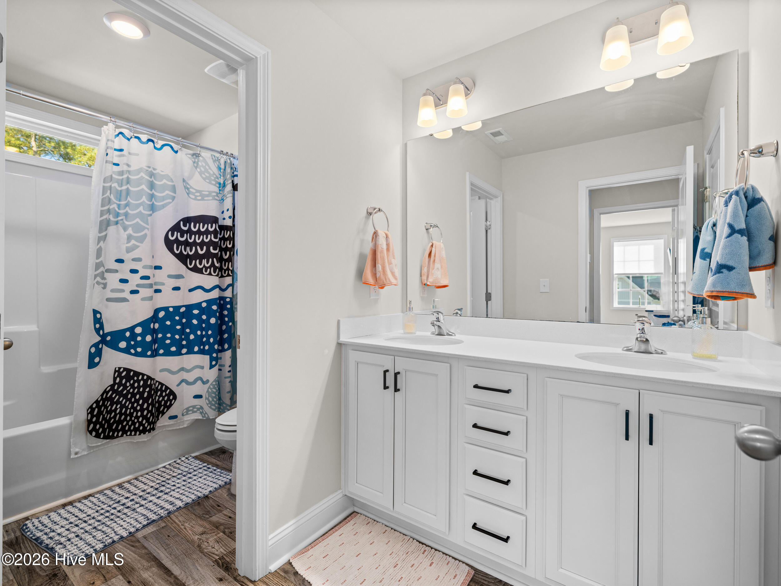 100565919 | Photo 58