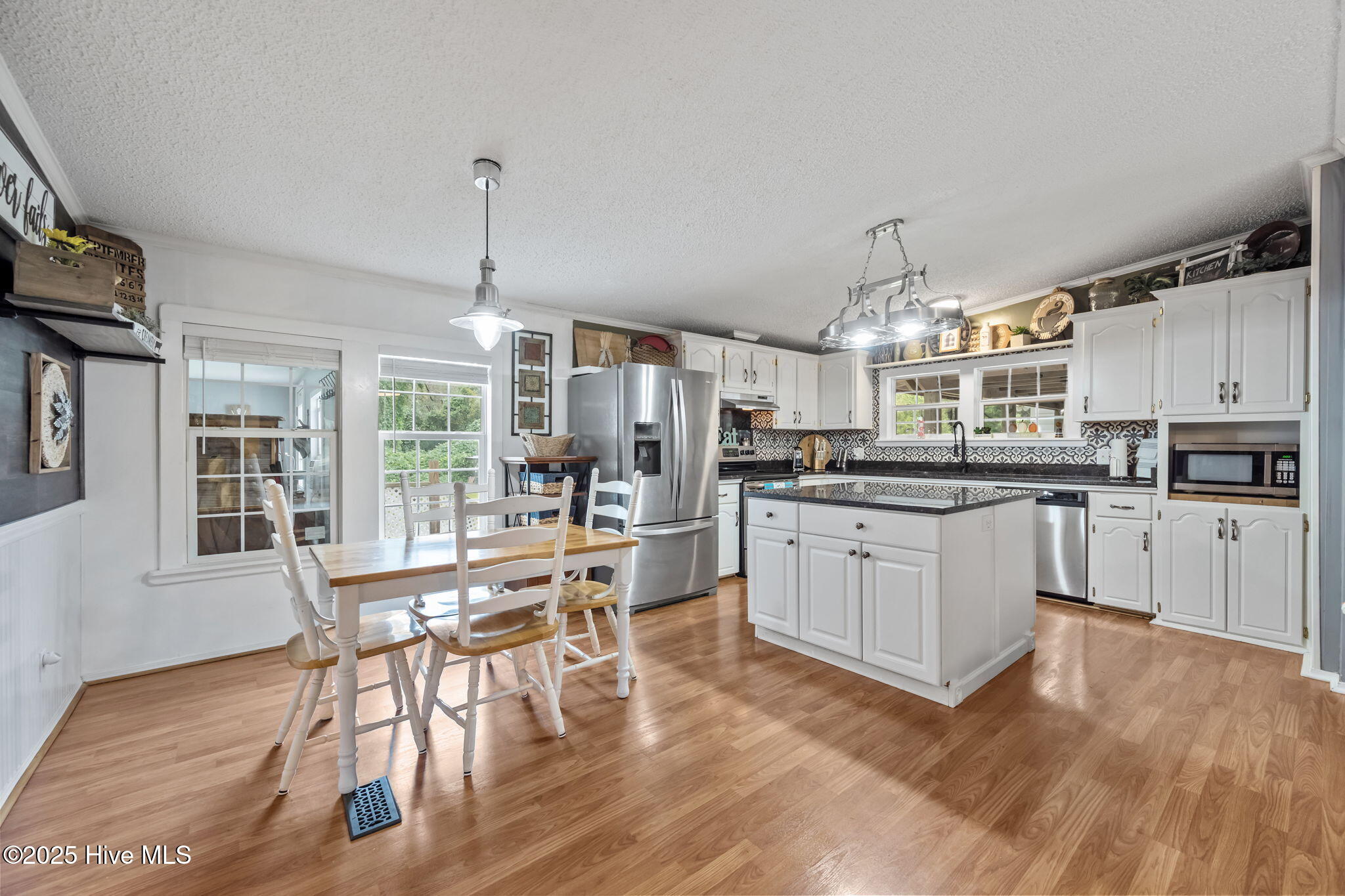 100537137 | Photo 14