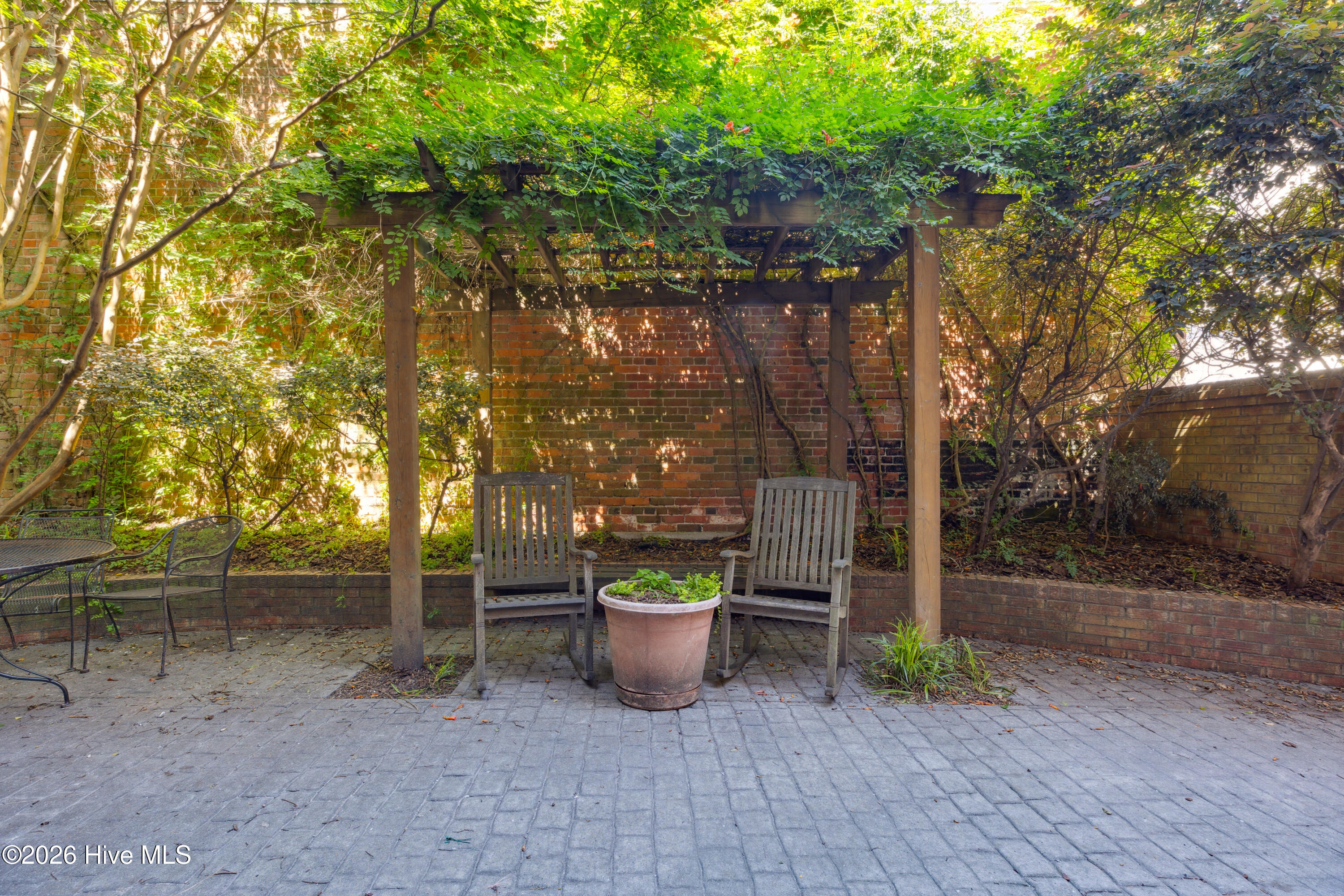 100559466 | Photo 25