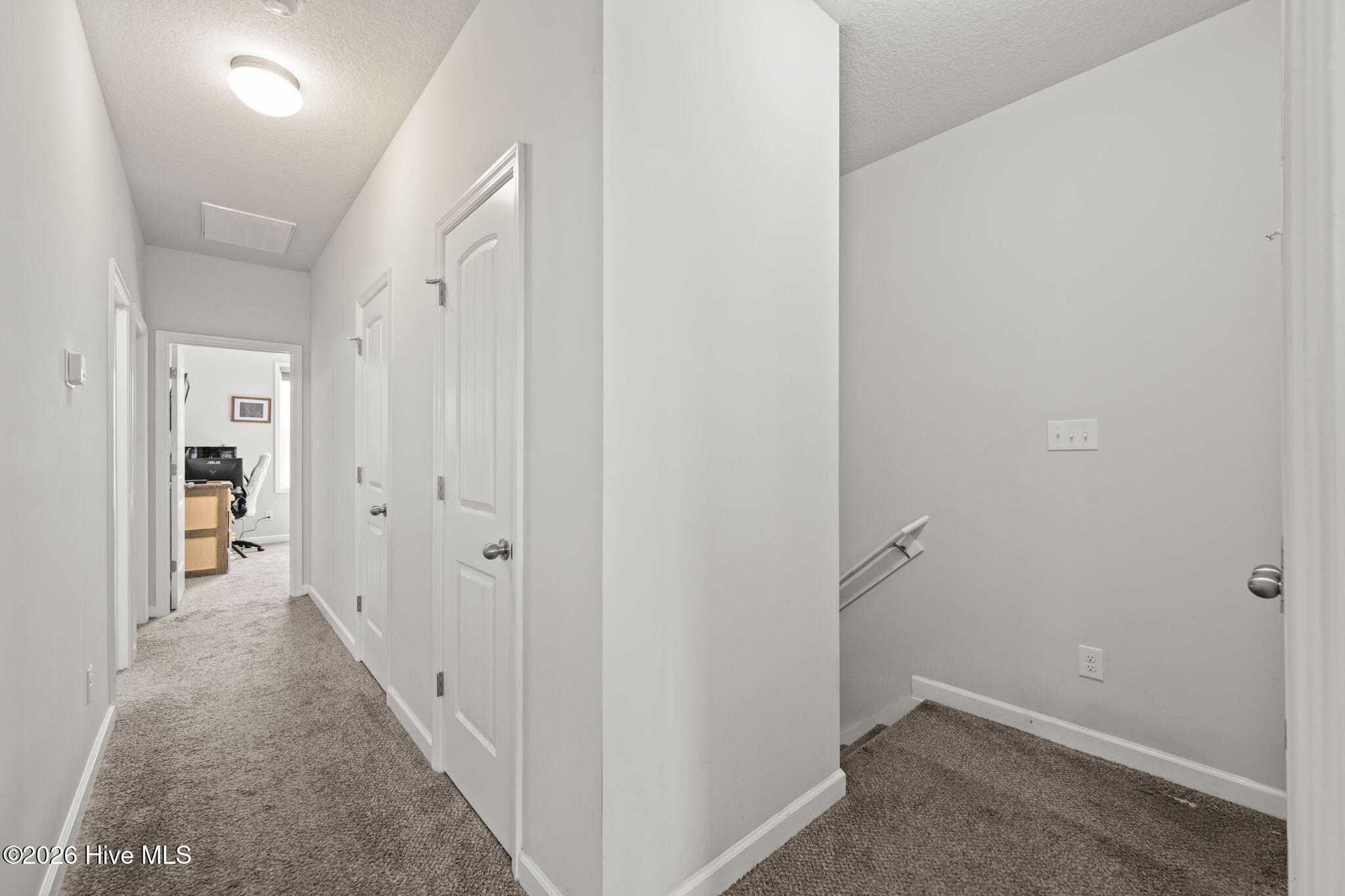 100559207 | Photo 25