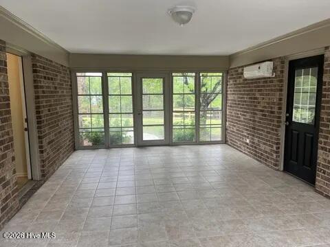 100563427 | Photo 33