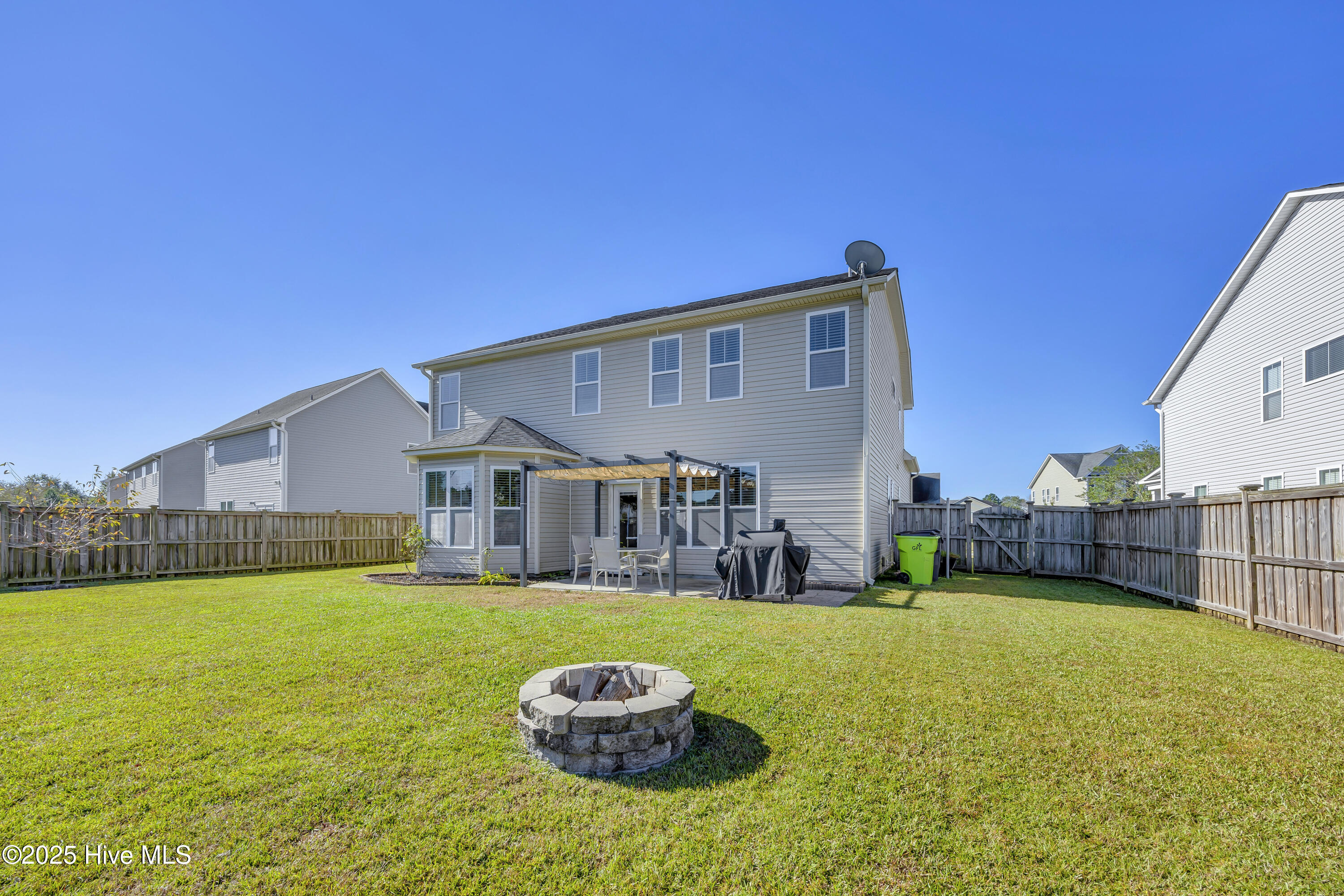 100549704 | Photo 48