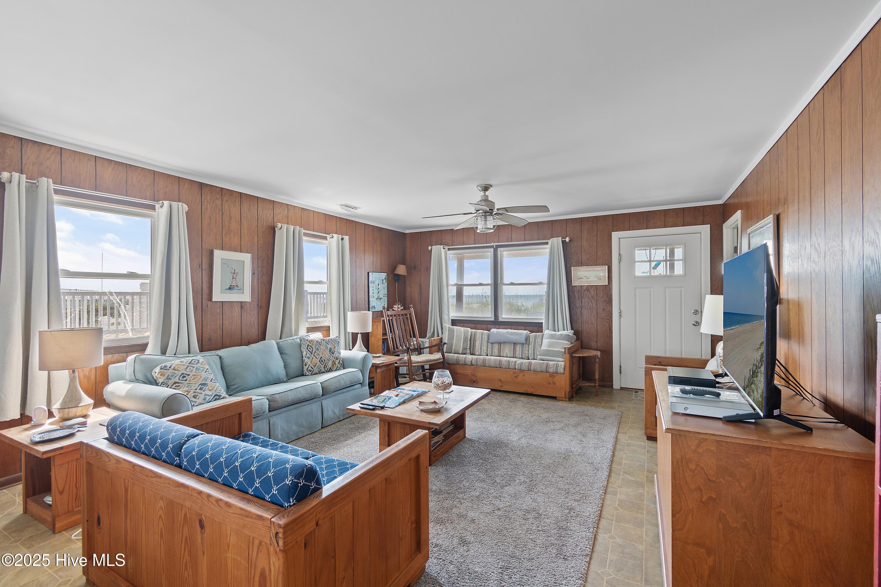 100529759 | Photo 14