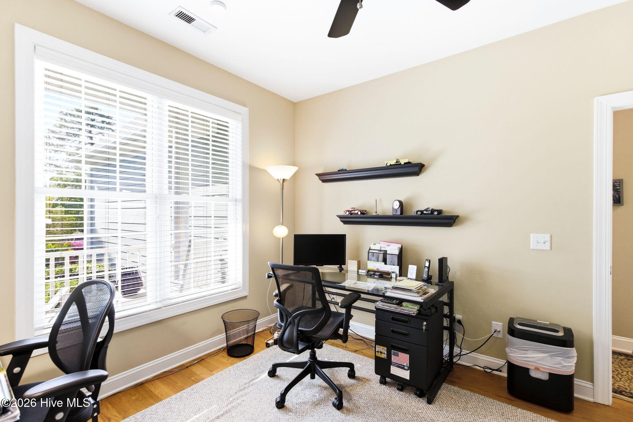 100564231 | Photo 38