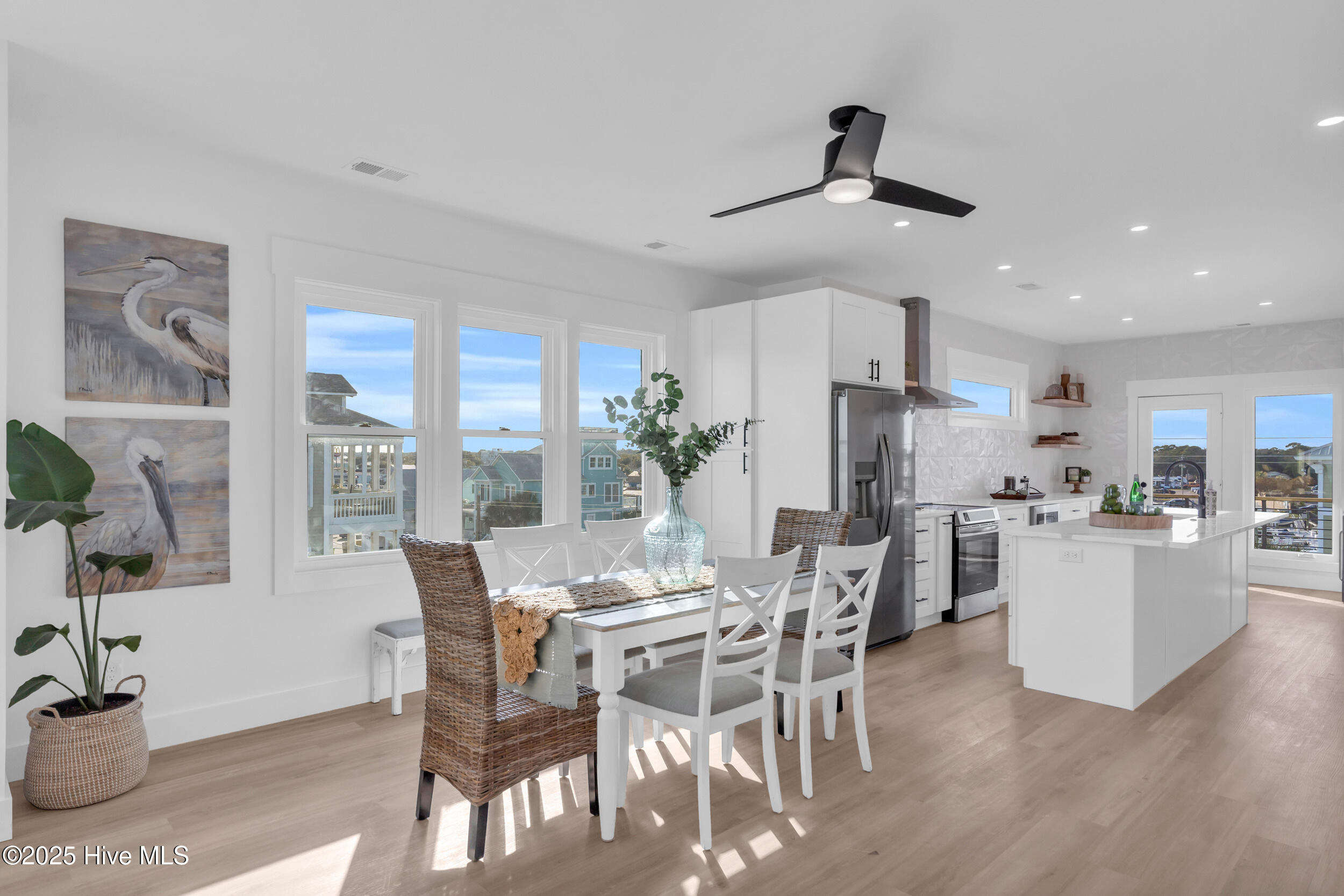 100535218 | Photo 12