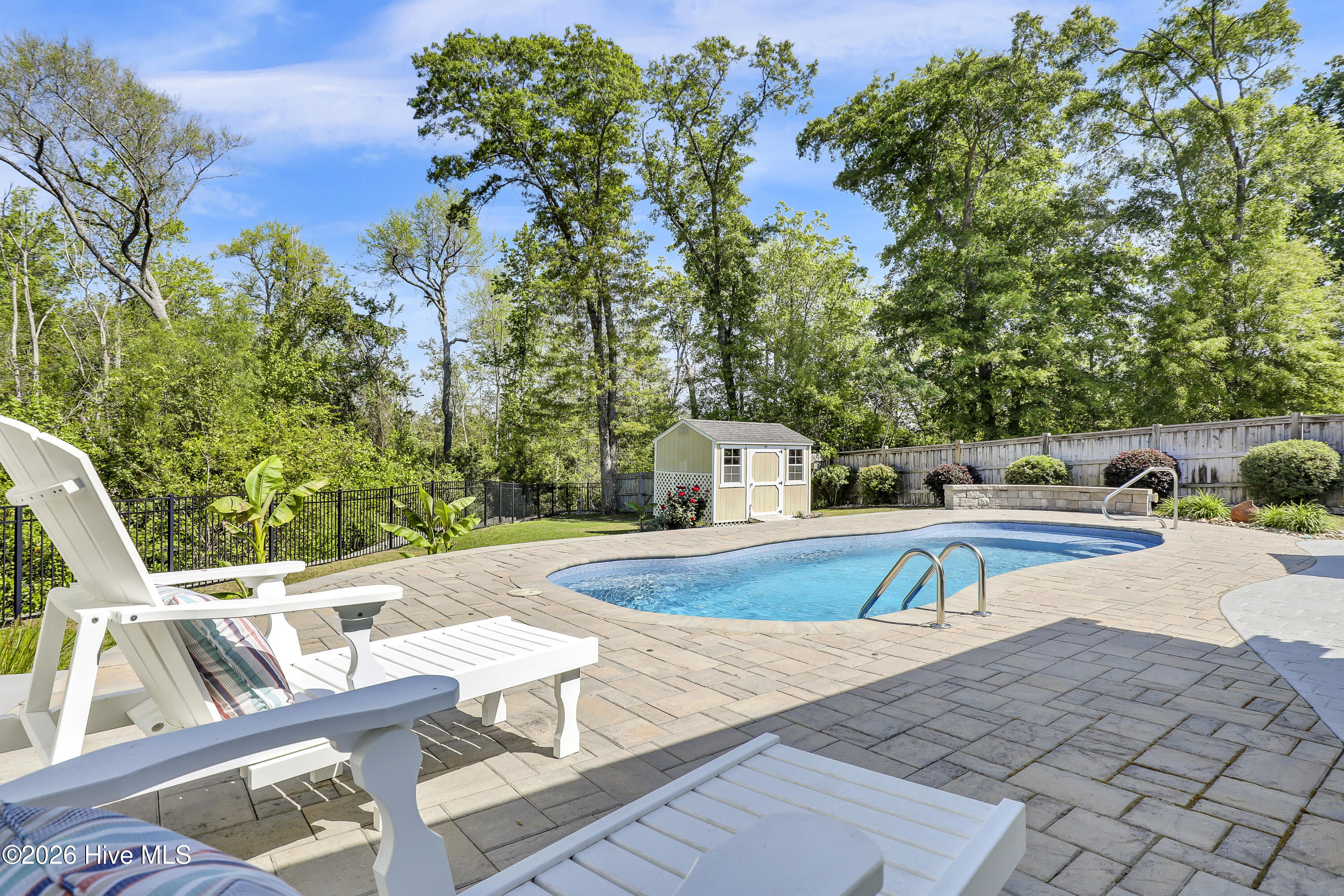 100567607 | Photo 43