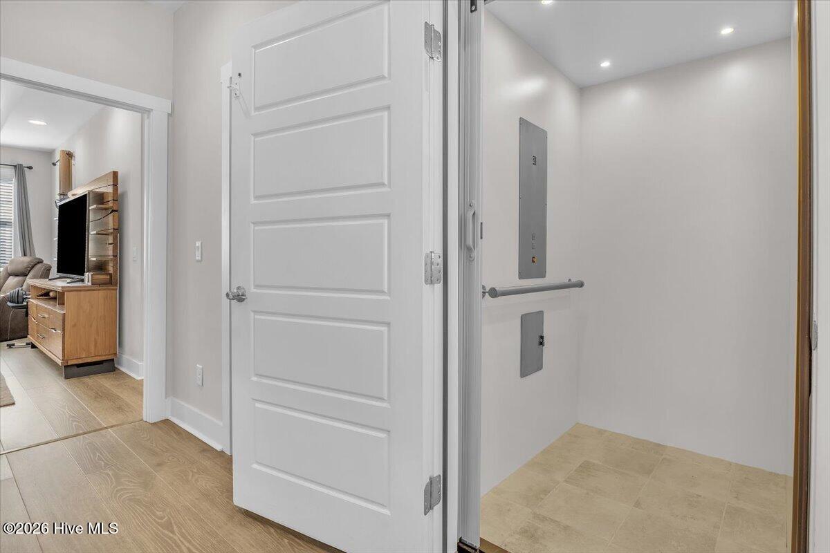 305 Ivy Lane, Carolina Beach, NC, 28428