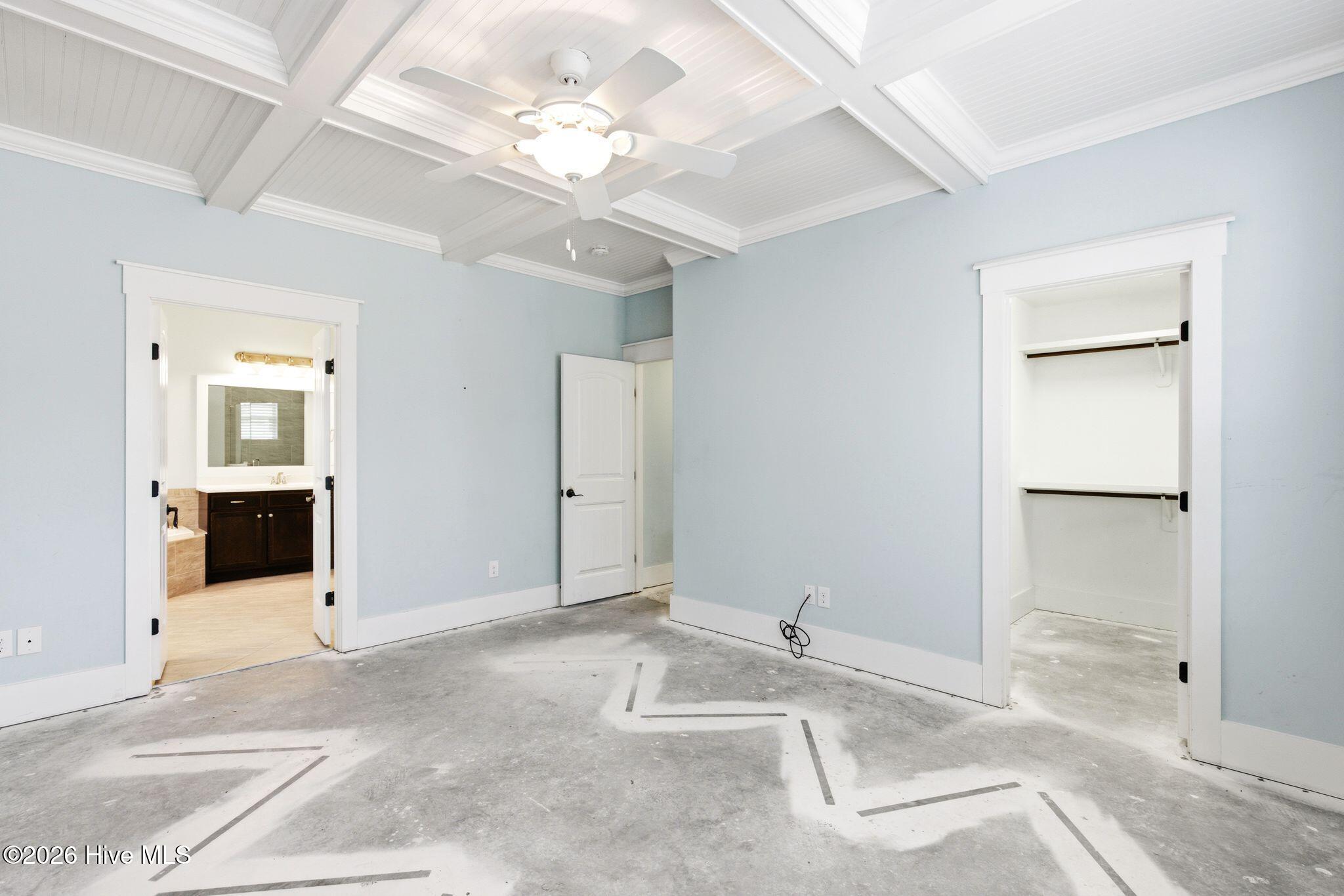 100564306 | Photo 18