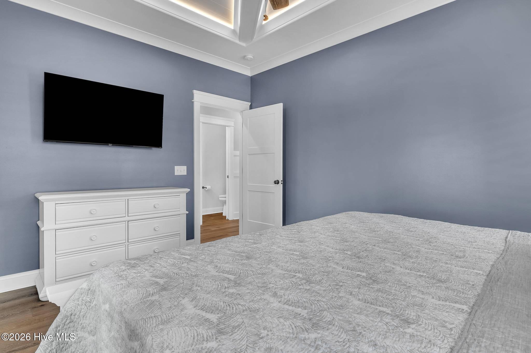 100558345 | Photo 80