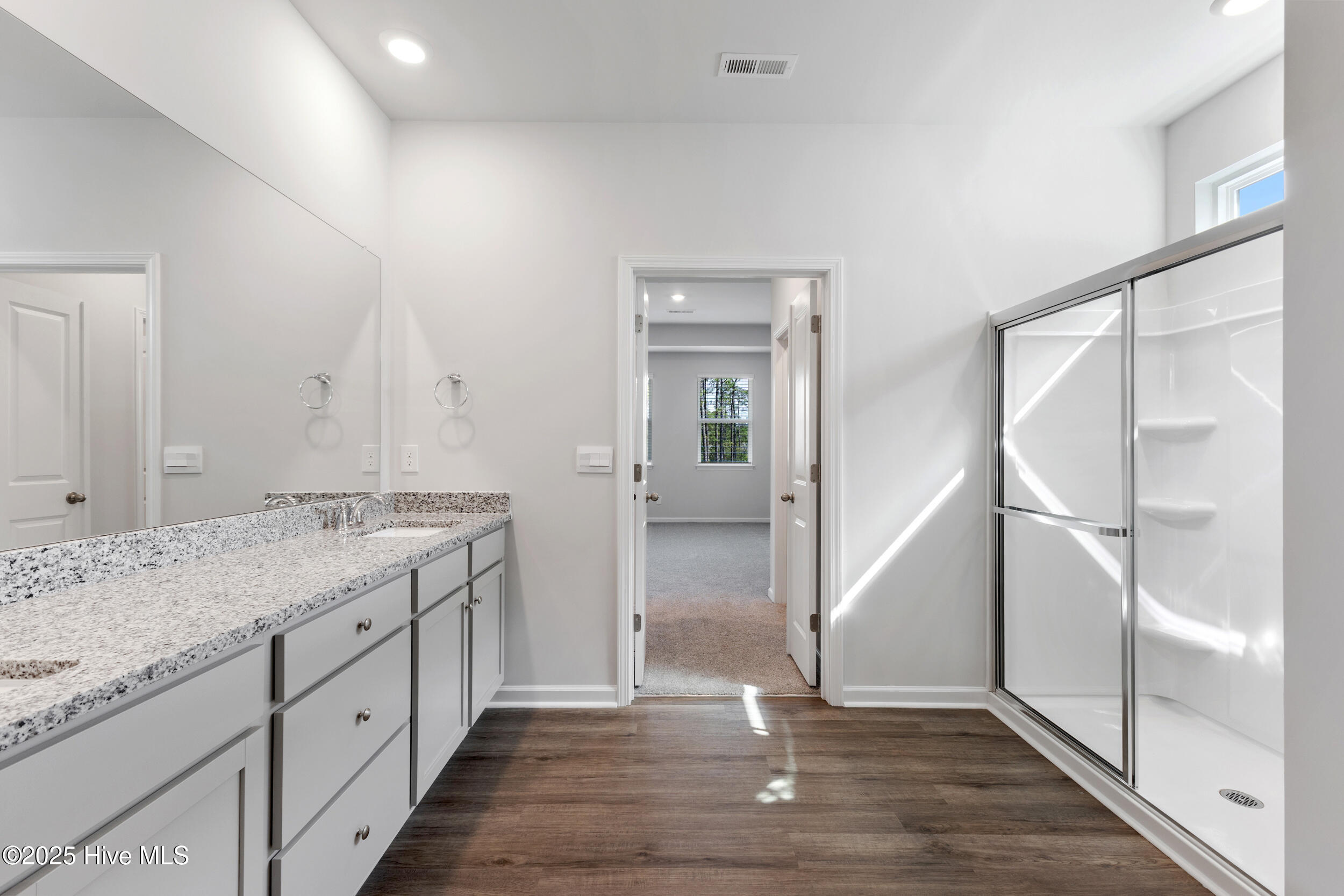 100562718 | Photo 20