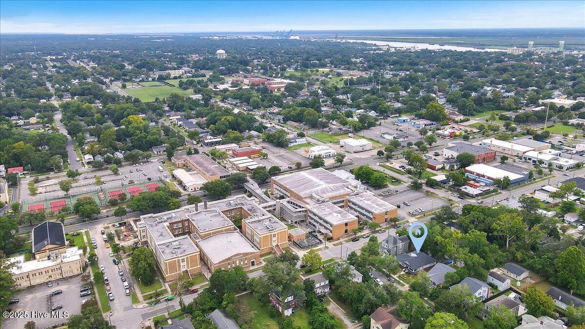 100525423 | Photo 58