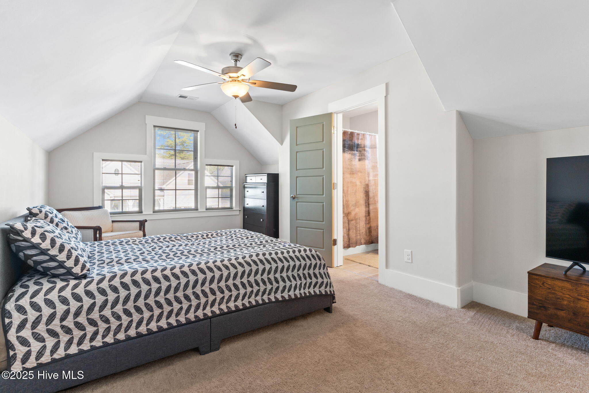 100534484 | Photo 59