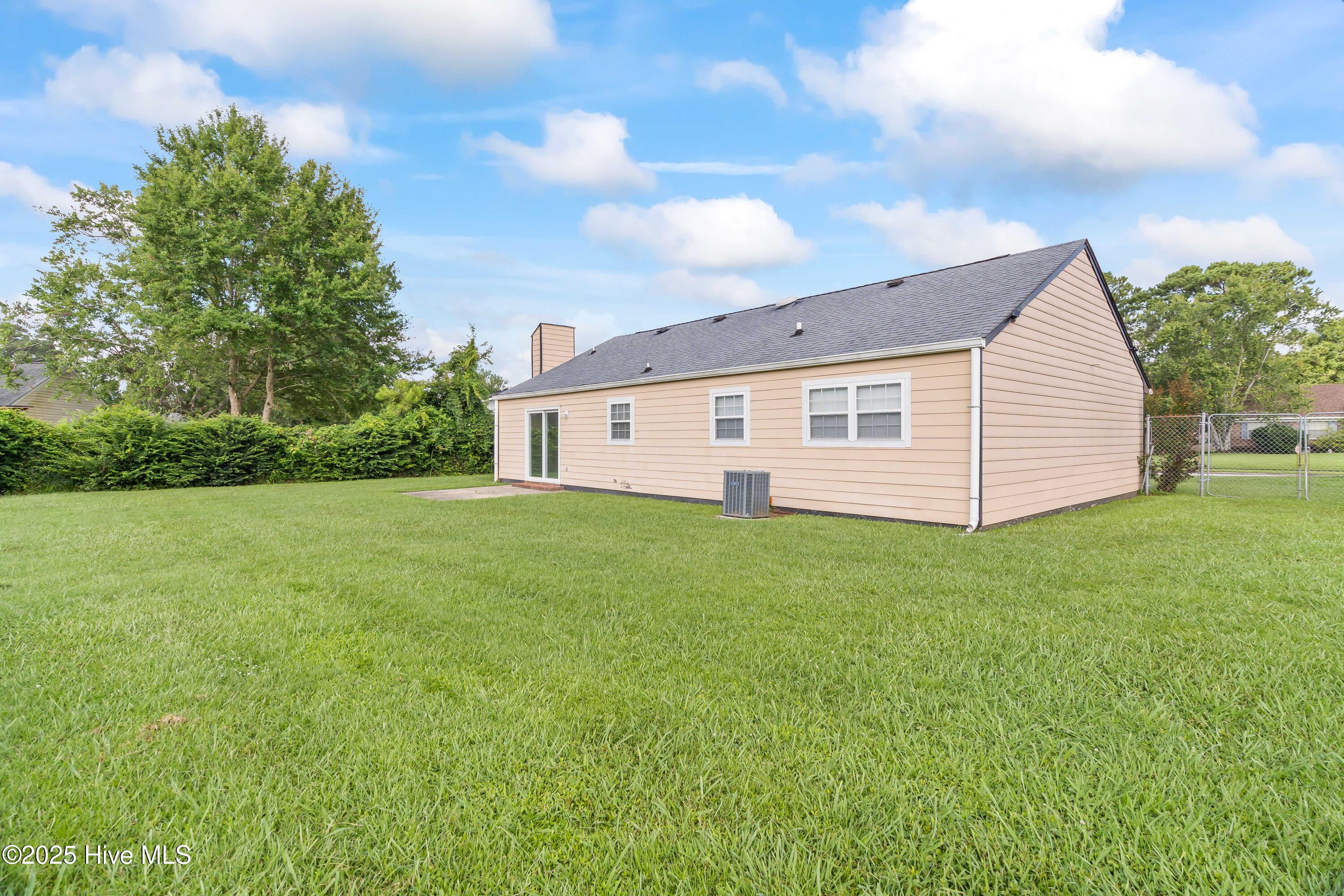 100566648 | Photo 26